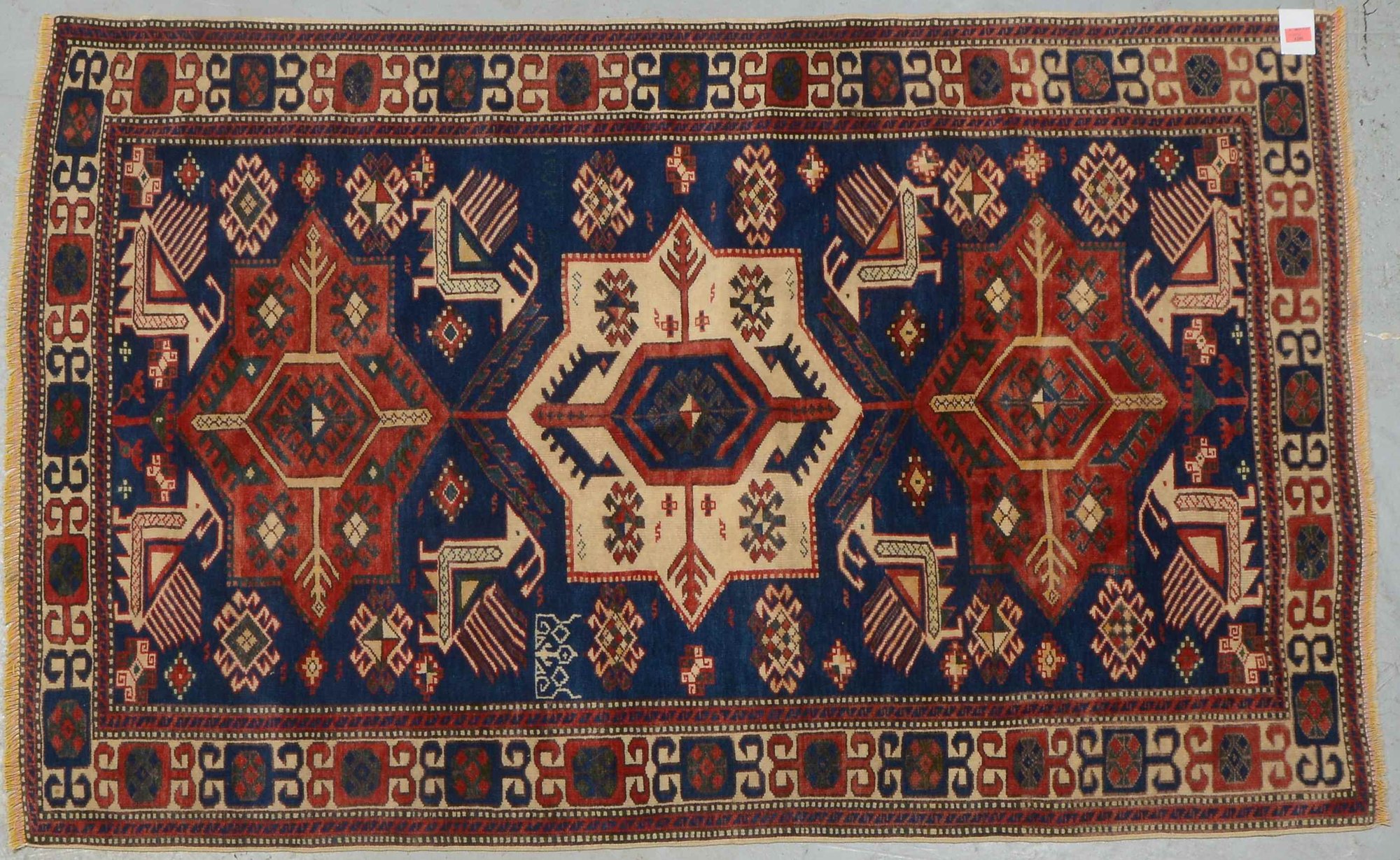 Schirwan-Kazak, mit Drachenmuster, ringsum komplett, Flor in gutem Zustand - legefertig