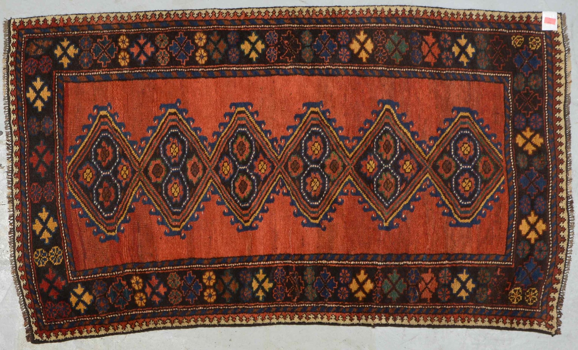 Luri-Orientbrücke, antik, Wolle auf Wolle, Pflanzenfarben, ringsum komplett, Flor in gutem Zustand