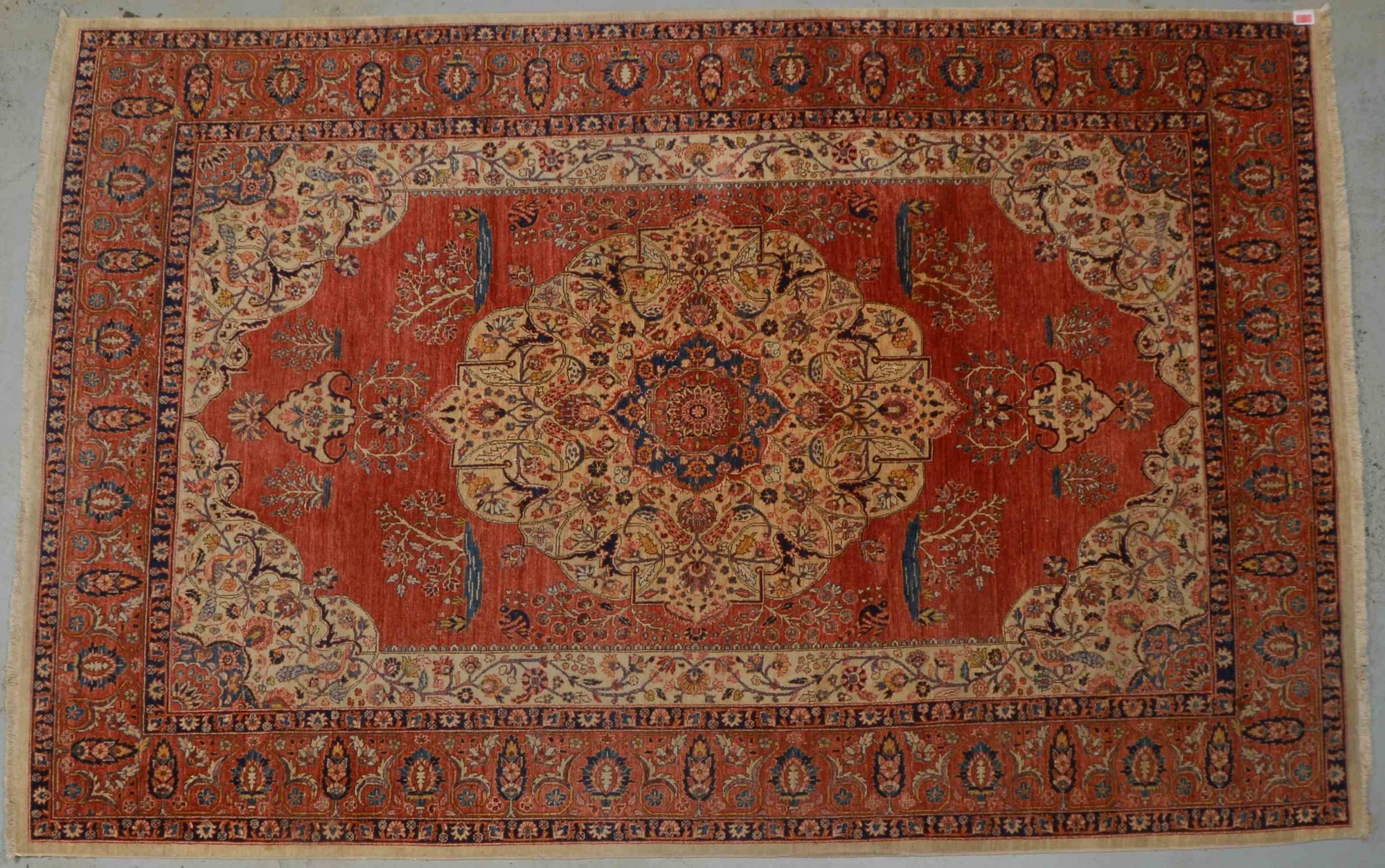 Orientteppich (Pakistan), ringsum komplett, Flor in gutem Zustand; Maße 313 x 202 cm