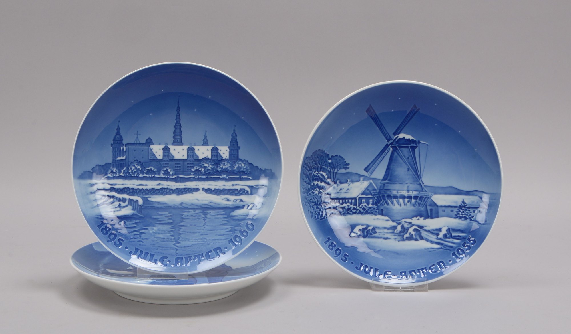 Bing & Grøndahl/Dänemark (I. Wahl, mit 'Wellenmarke' in Blau), Porzellan-'Weihnachtsteller', 3 Stück