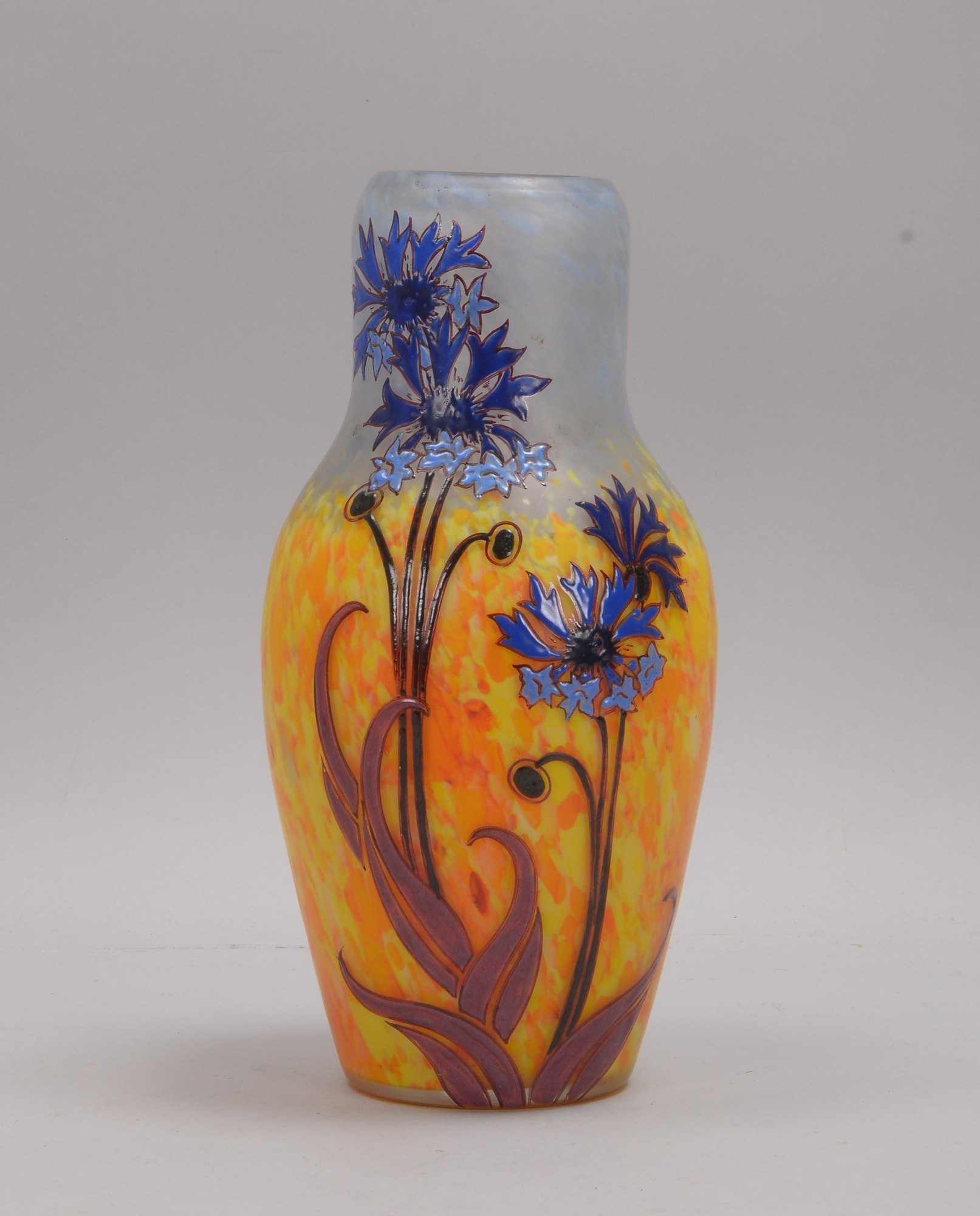 Legras, Designer-Glasvase, Korpus umlaufend mit Korblumen-Dekor, signiert; Höhe 29 cm