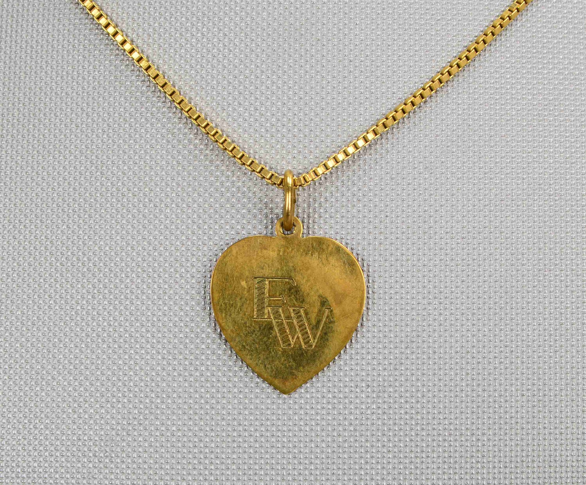Halskette mit Anhänger, 'Herz', 333 GG (gestempelt), Kette mit Federringschließe; Länge Kette 50 cm