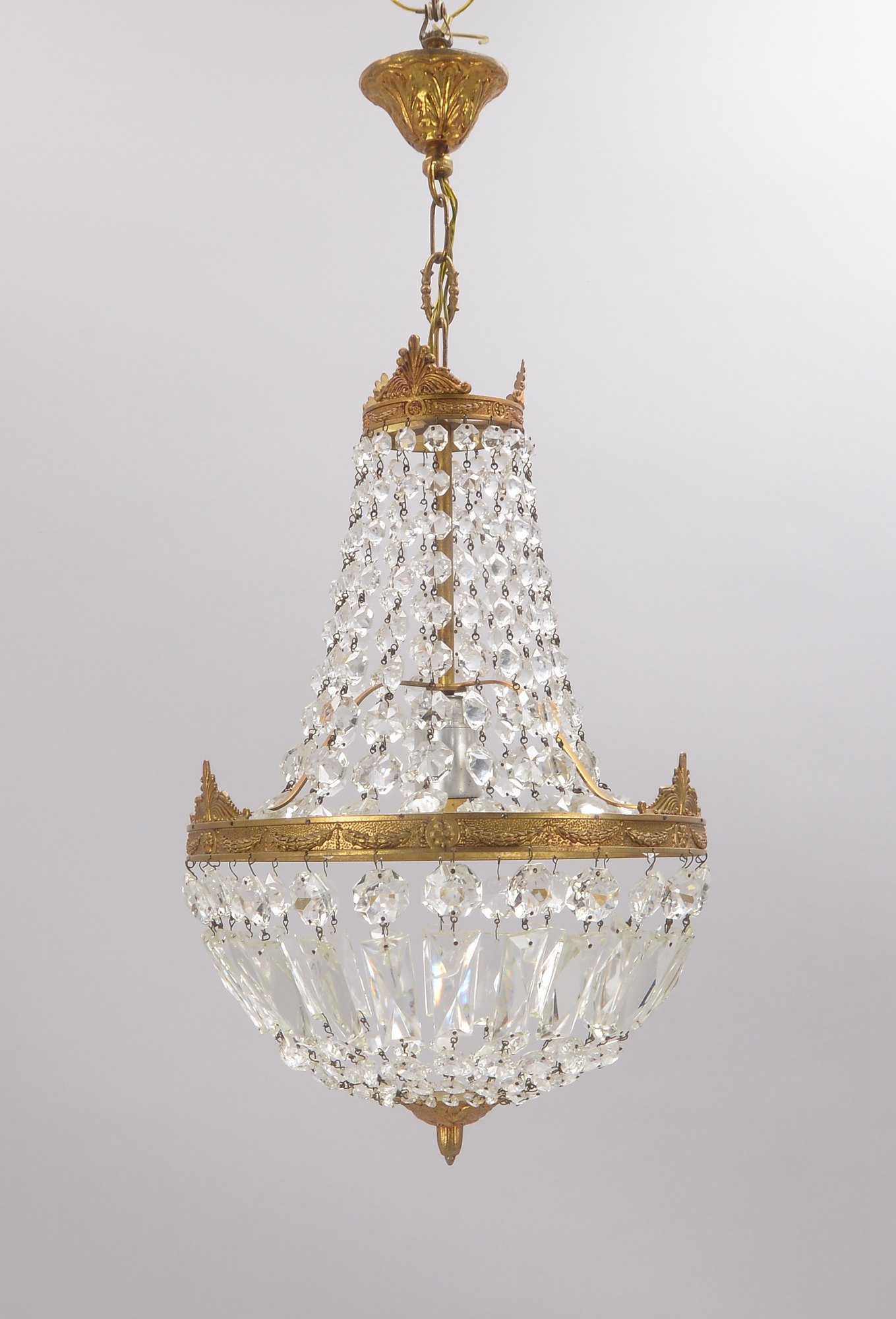 Großer Korblüster, 1-flammig, mit Kristallbehang; Höhe 60 cm, Durchmesser Ø 30 cm