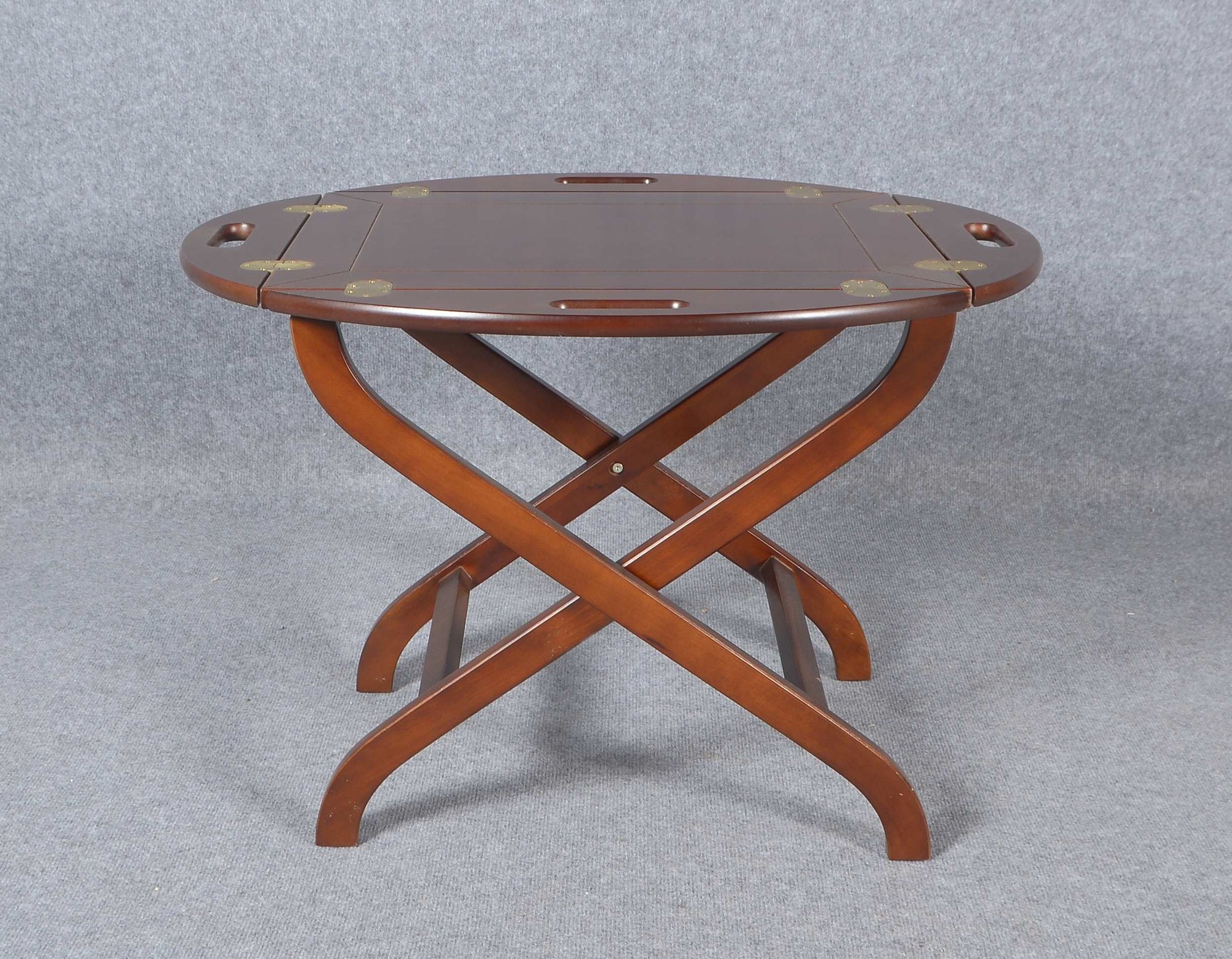 Captain's Table (England), Mahagonifurnier, mit Scherenuntergestell; Höhe 53 cm, Ø 78,5 cm