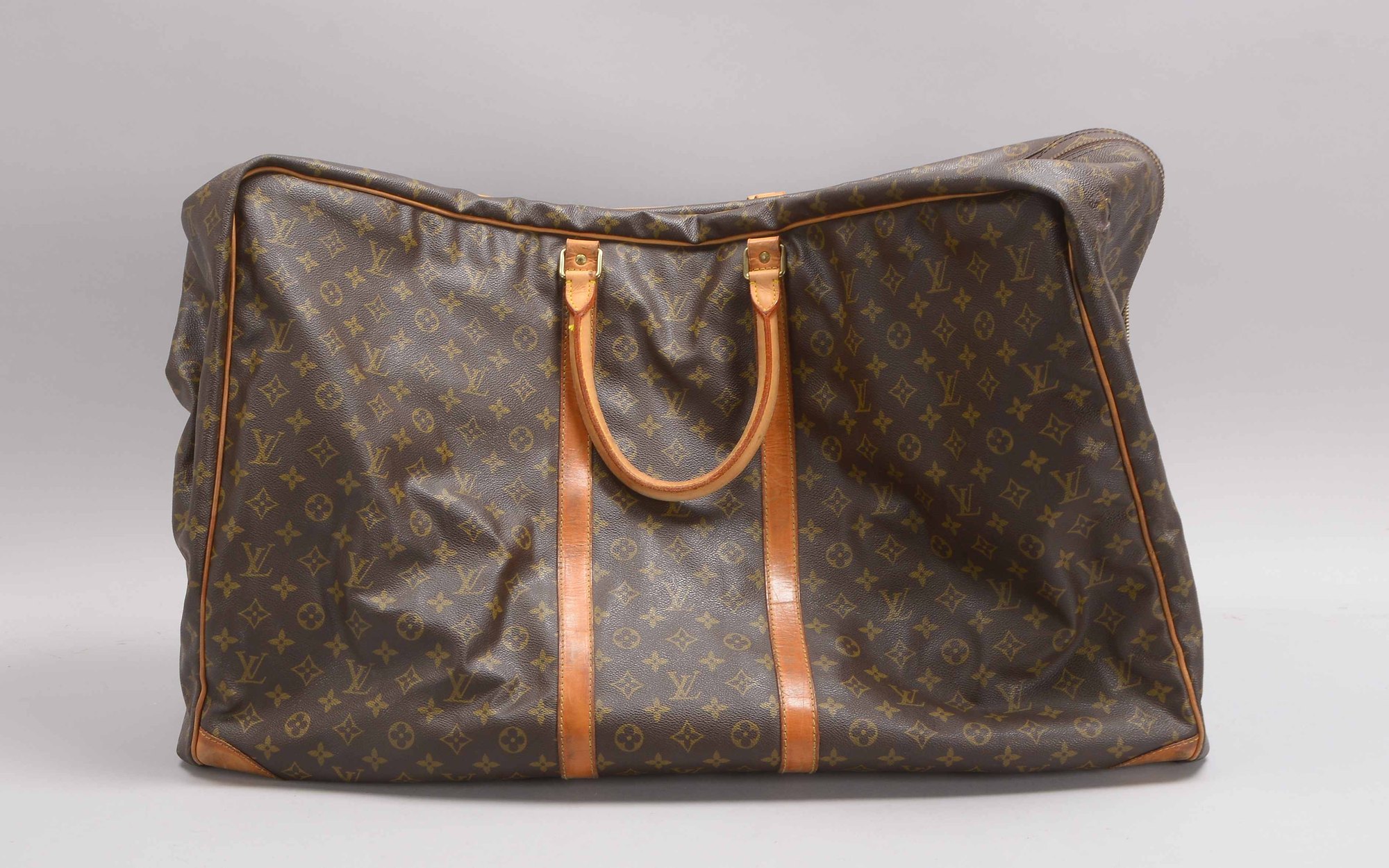 Louis Vuitton, Designer-Reisetasche im großen Kofferformat, innen/außen in gutem Gebrauchtzustand