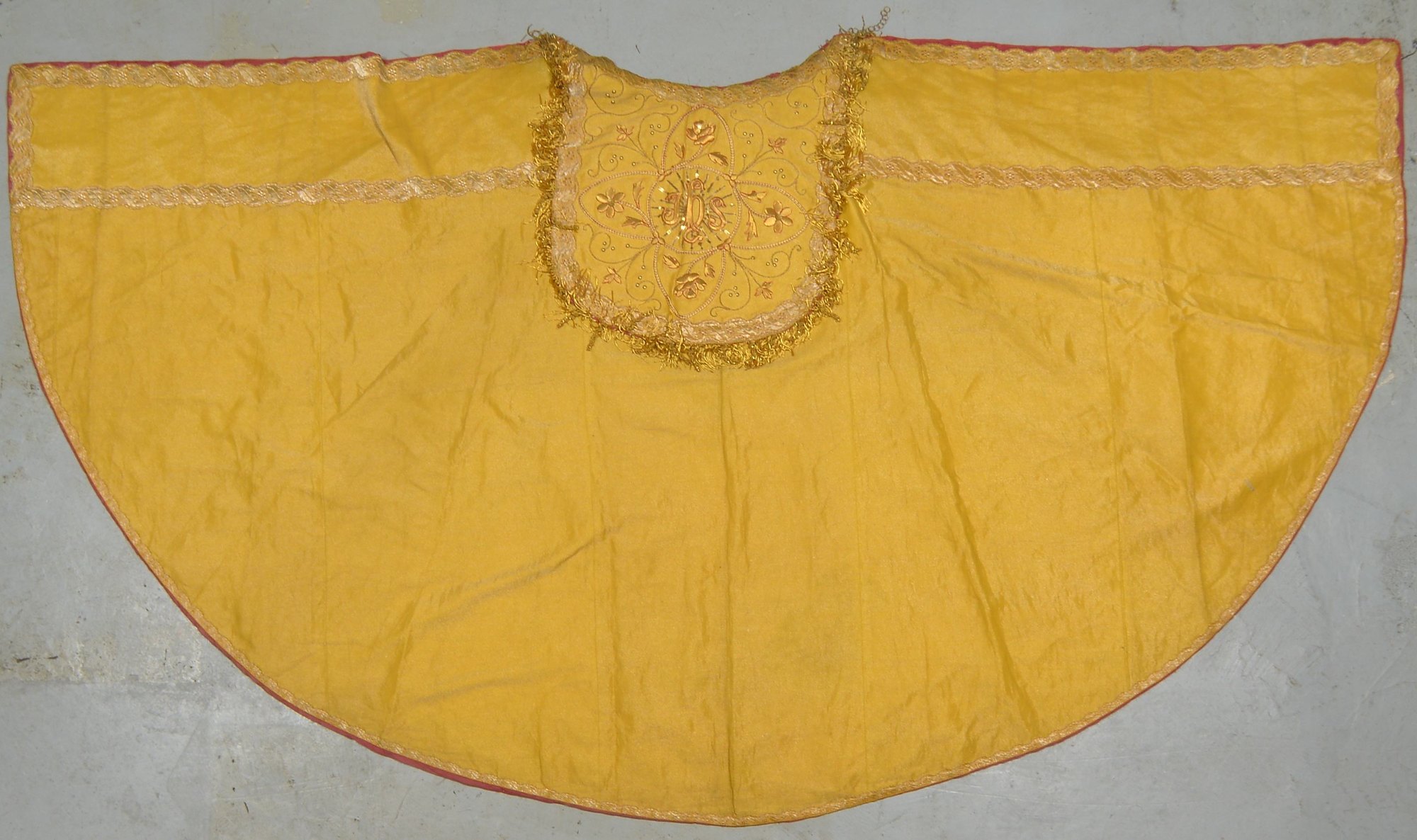 Katholischer Chormantel, Maße 150 x 275 cm