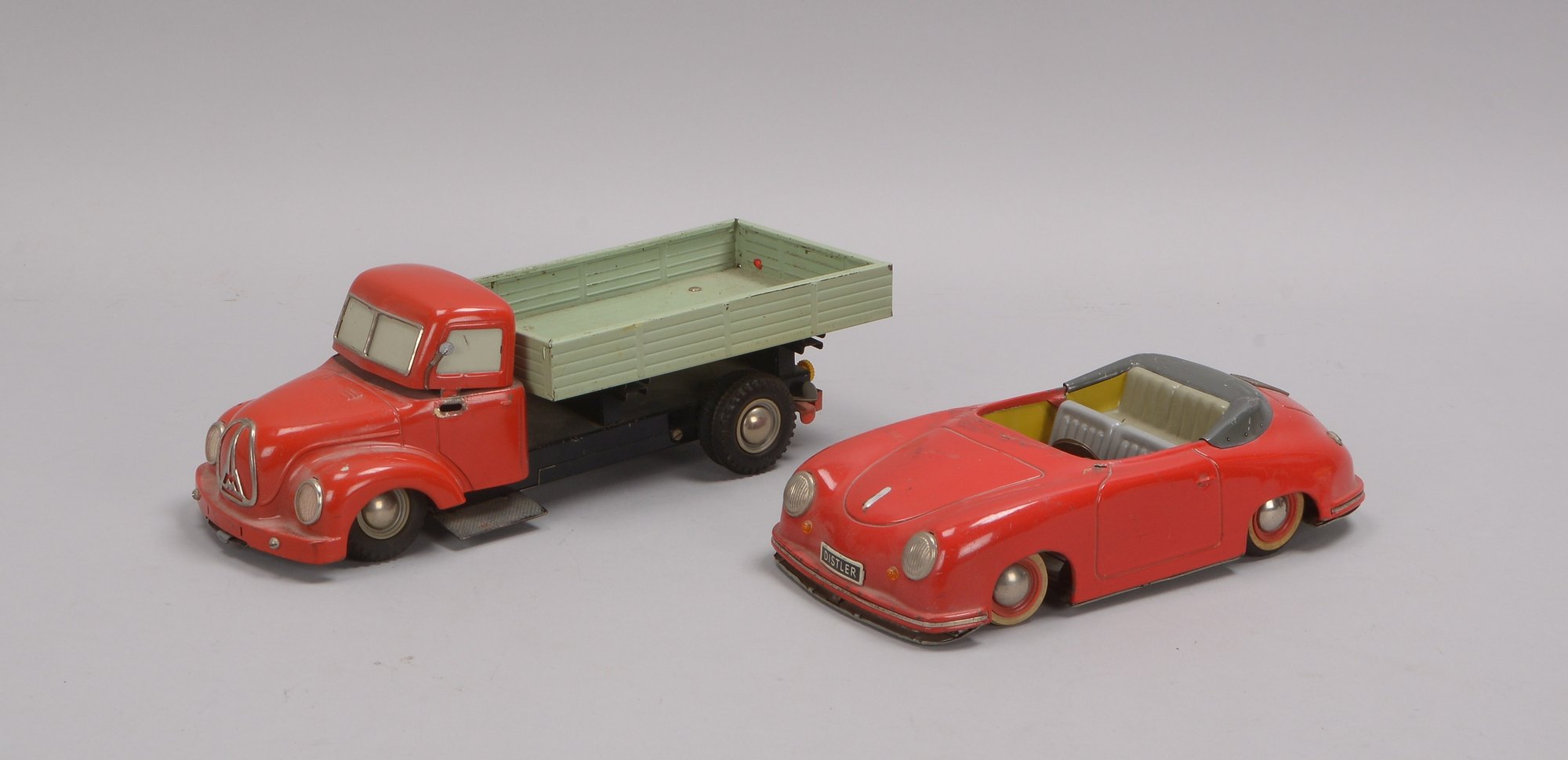 2 Sammler-Blechfahrzeuge (Hersteller Distler/Nürnberg): 'Electromatic 7500' und 'Electromatic 8000'