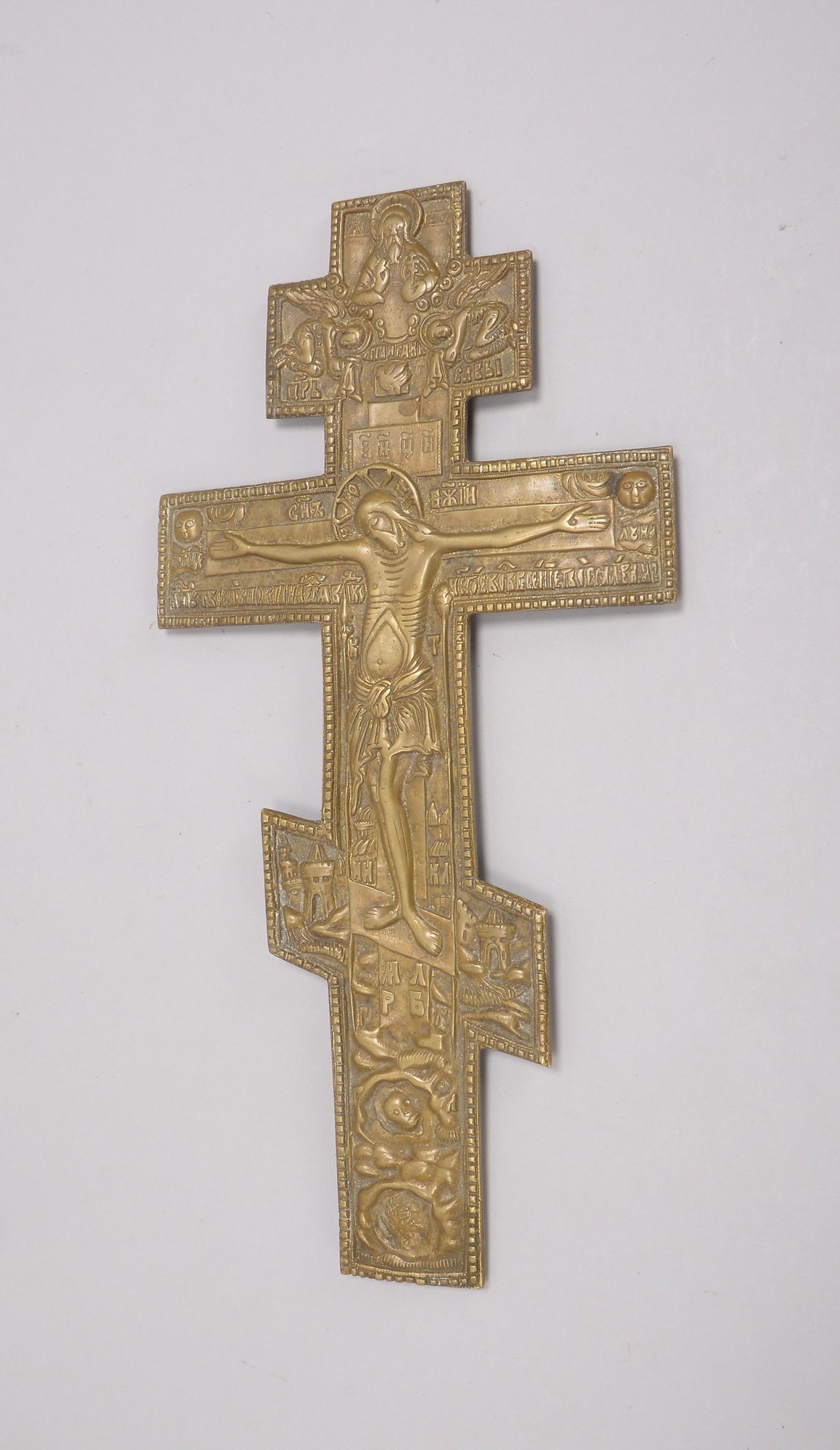 Segenskreuz (russisch-orthodox), mit Reliefdarstellungen, 'Kreuzschlagung Christi'