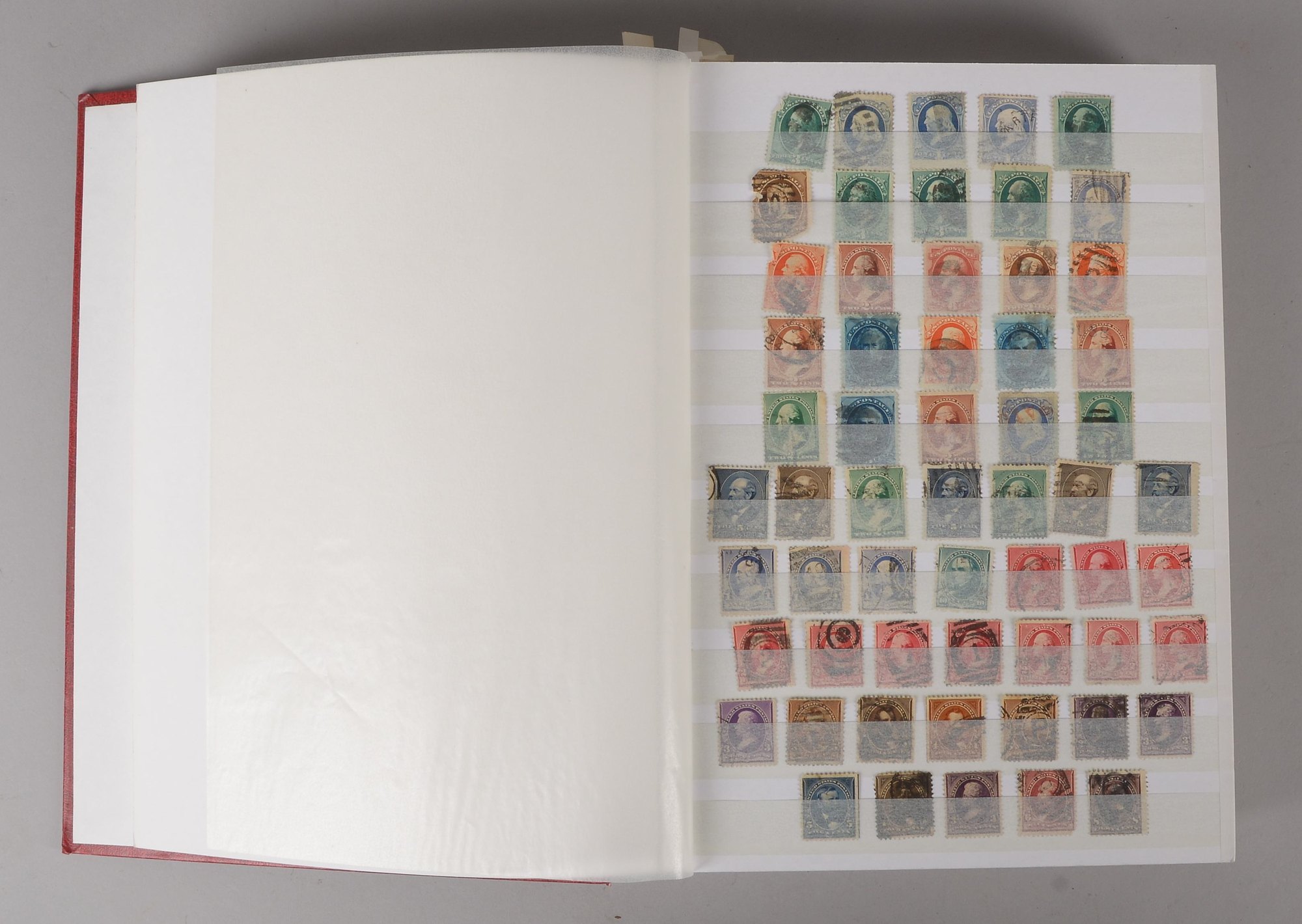 Briefmarken, ab ca. 1860 bis Neuzeit: 'Alle Welt', auf 60 Seiten im roten Einsteckbuch gesammelt
