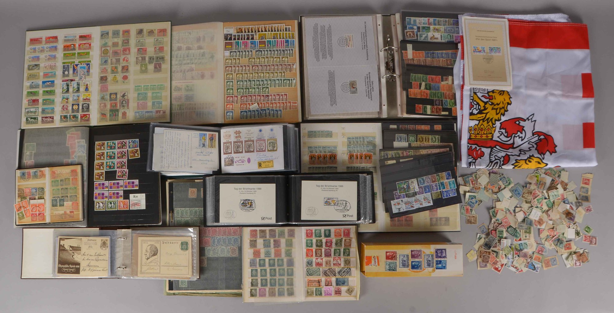 Briefmarken: Sammlung 'Alle Welt', mit interessanten Einzel-Sammlergebieten, und 'Deutsches Reich'