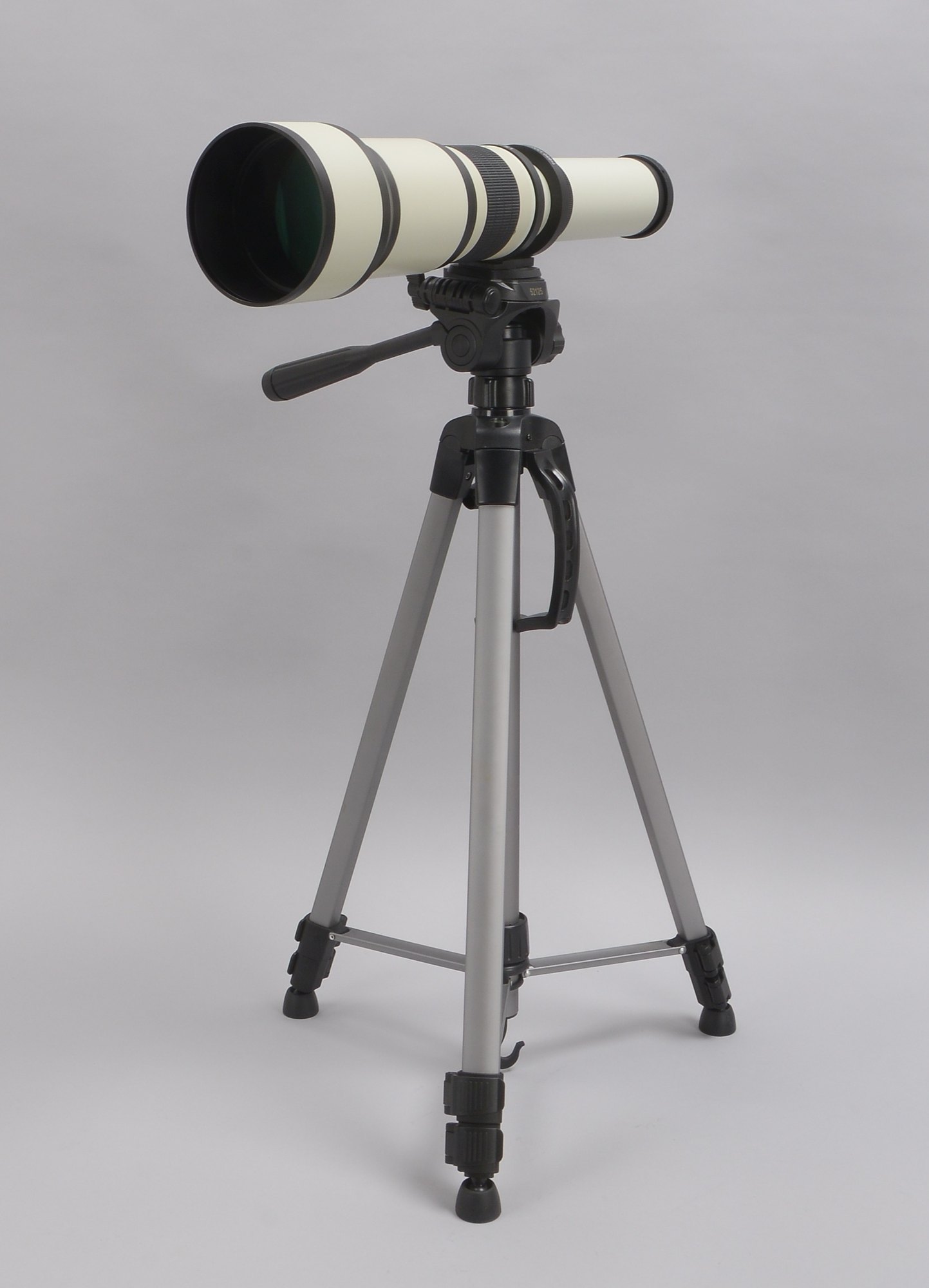 Teleobjektiv für Canon 'EOS': 'Walimex pro LR 1300-HD', f=650-1300 mm, 1:8-16, Durchmesser Ø 86 mm
