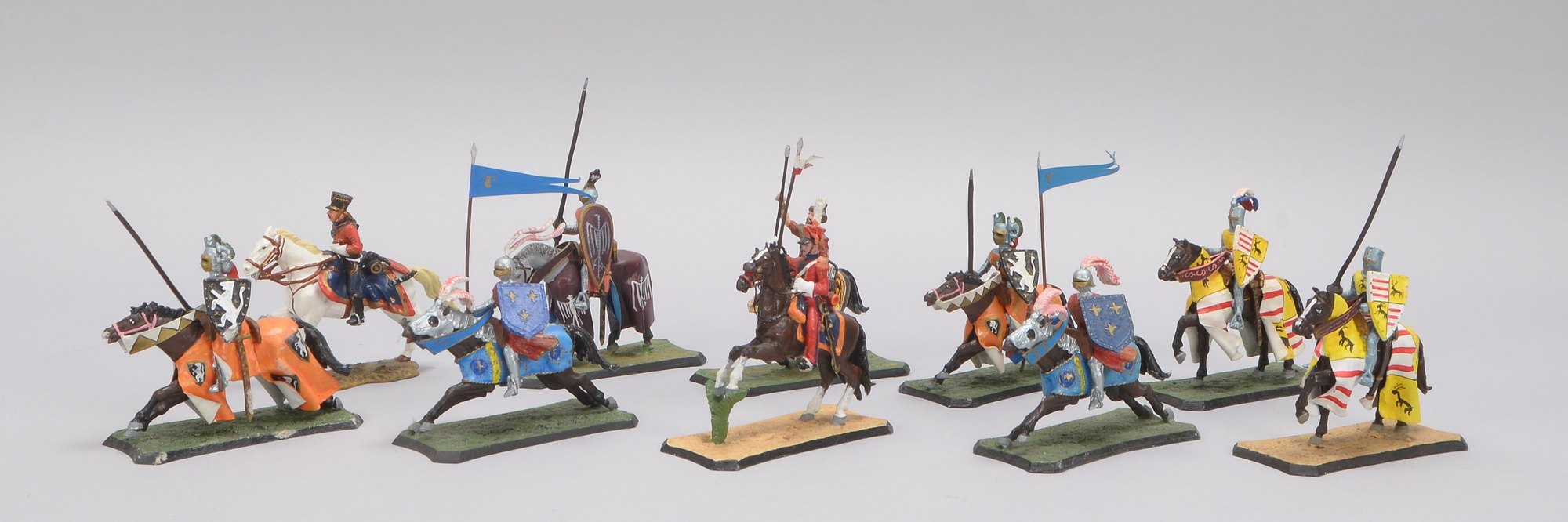 Zinnfiguren-Sammlung, größeres Format: 'Ritterfiguren', verschiedene Ausführungen, 10 Stück