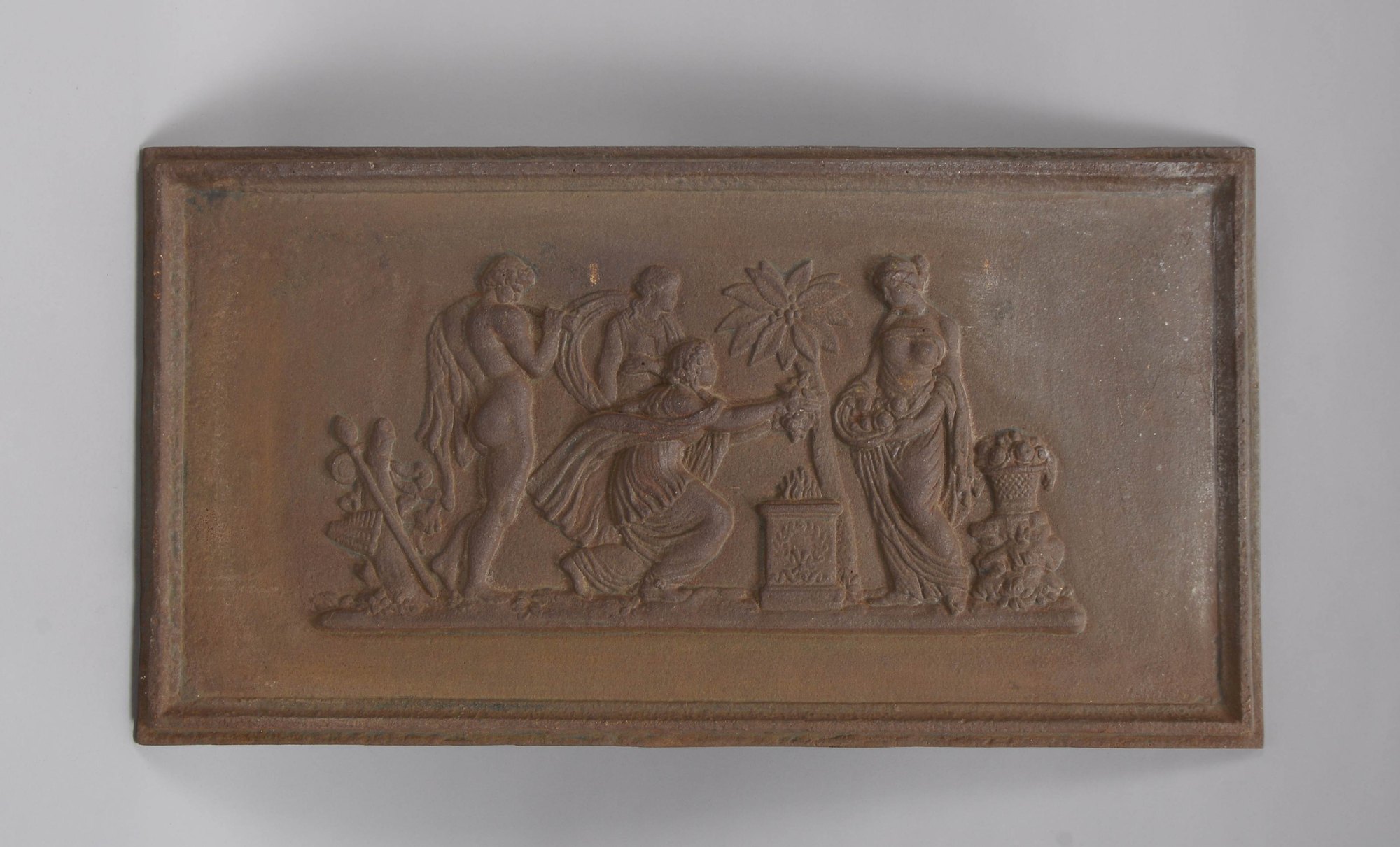 Antike Ofenplatte/Kaminplatte, Gusseisen, mit griechischem Motiv ('Mythologische Szene')