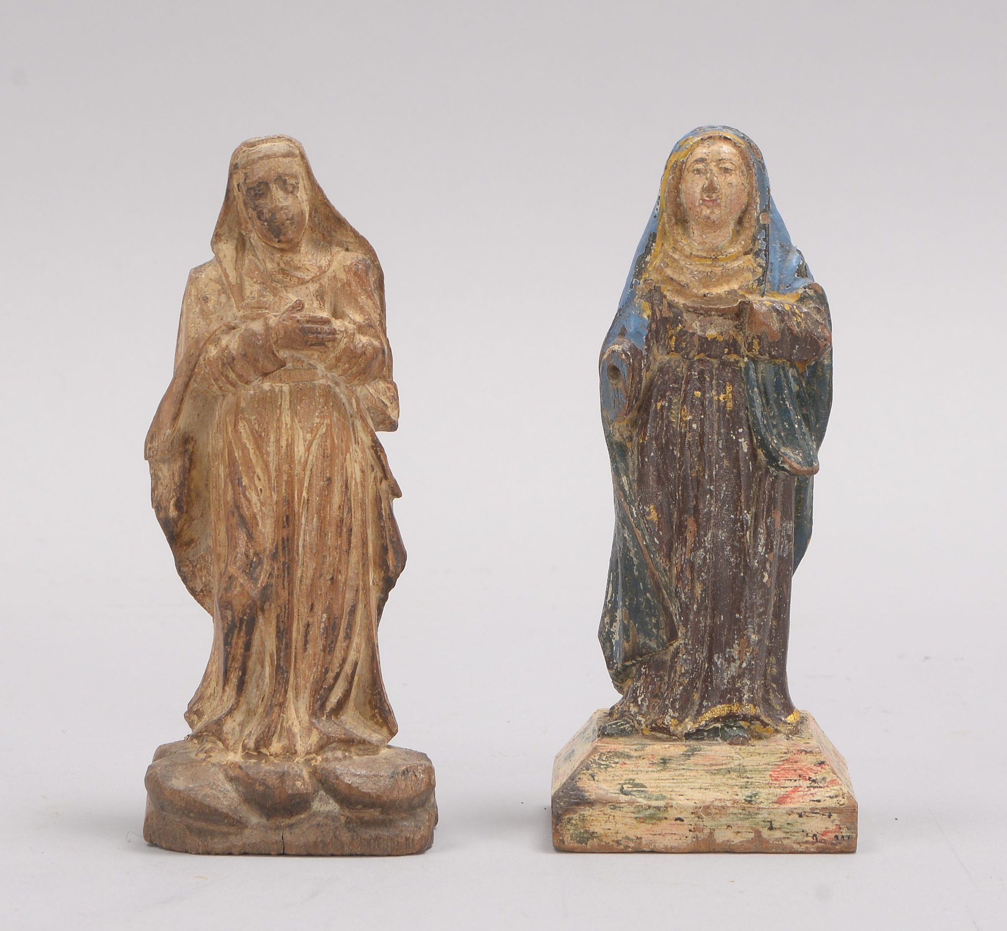 2 sakrale Figuren (wohl Südamerika), antik, 'Madonnendarstellungen', 1x farbig gefasst, 1x geweißt