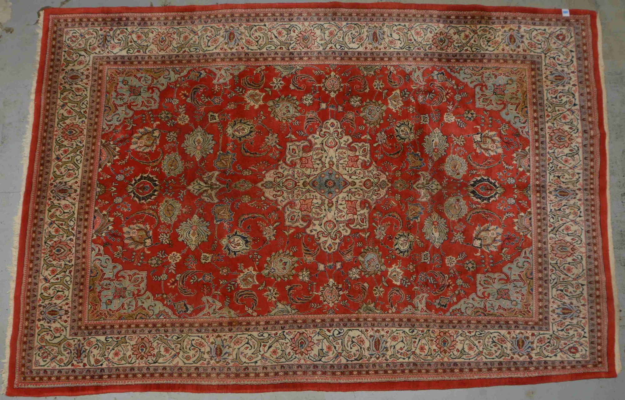 Sarough, feste Knüpfung, Flor in gutem Zustand; Maße 394 x 270 cm