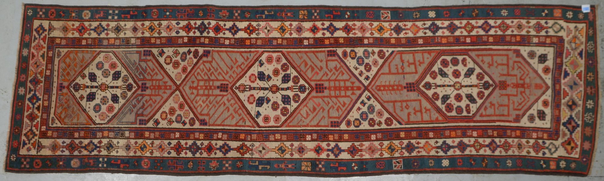 Orientgalerie, mittelfeine Knüpfung, Pflanzenfarben, Flor in gutem Zustand