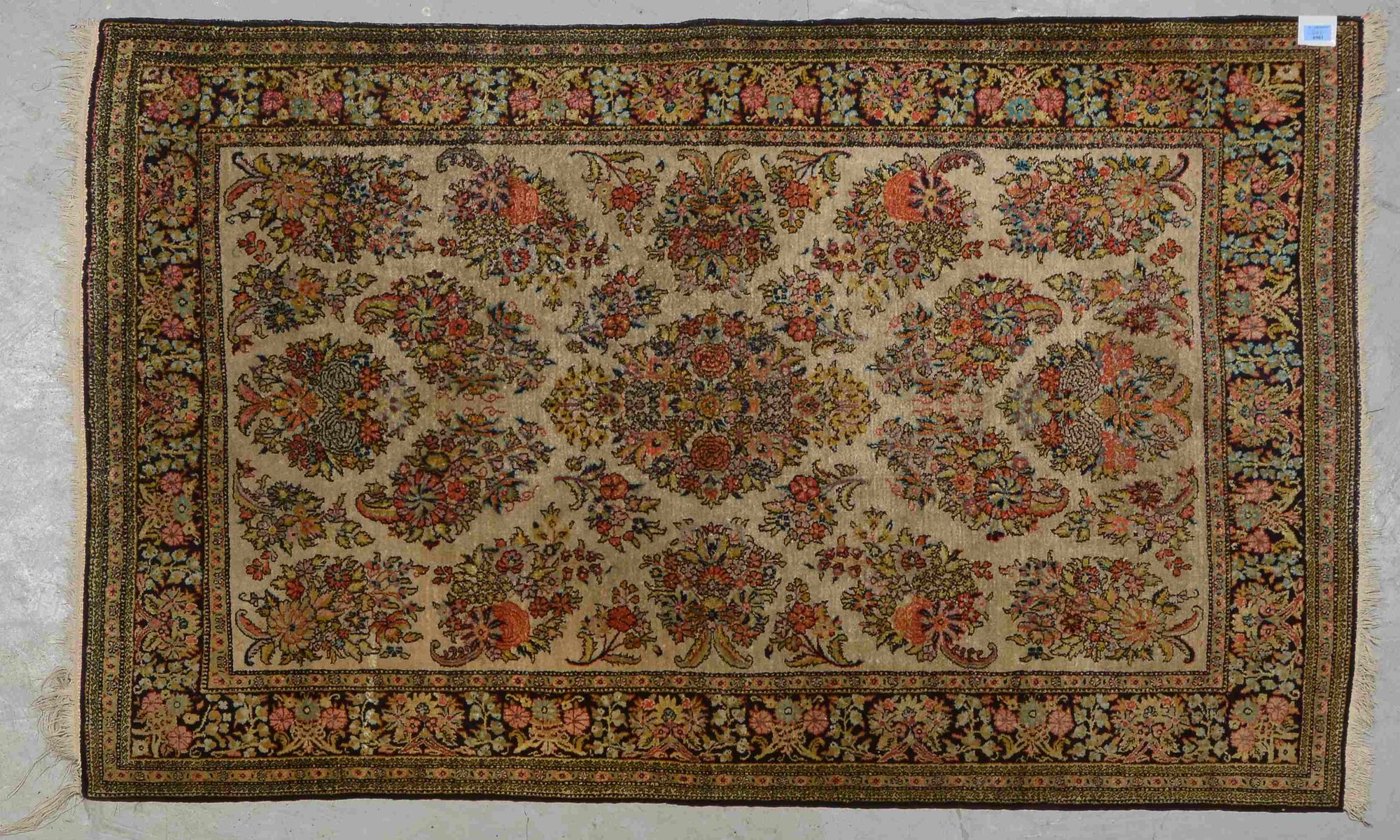 Ghom-Seidenteppich, Seide auf Seide, feine Knüpfung, Flor in gutem Zustand