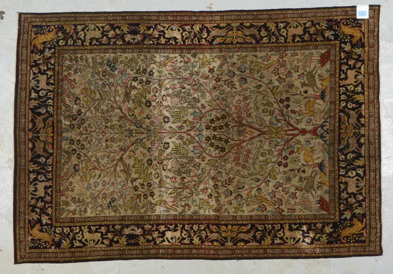 Seidenbrücke, feine Knüpfung, mit Lebensbaum-Motiv; Maße 154 x 106 cm