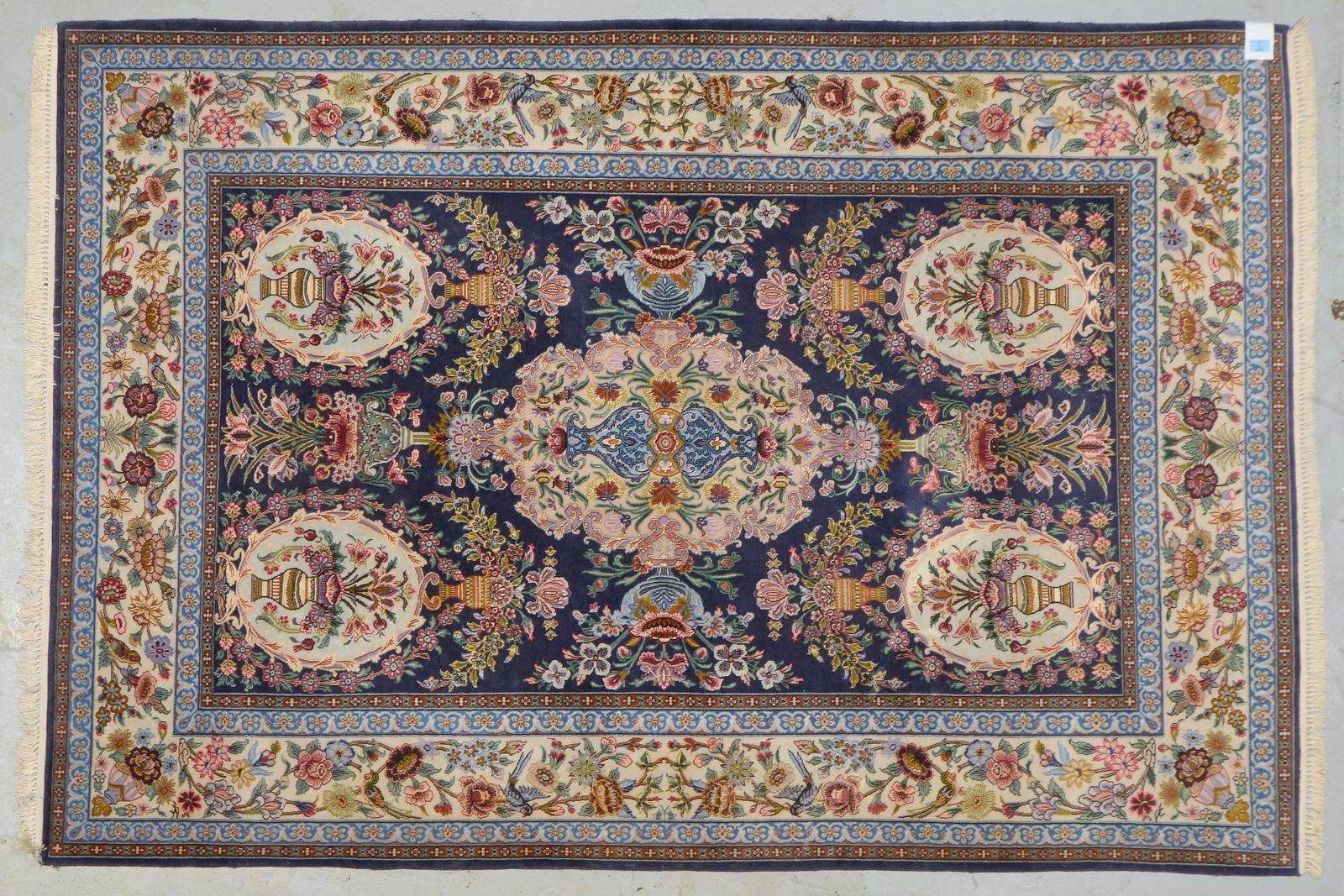 Isfahan, Wolle auf Seide/Flor mit Seidenant., feine Knüpfung, ca. 640.000 Kn./qm