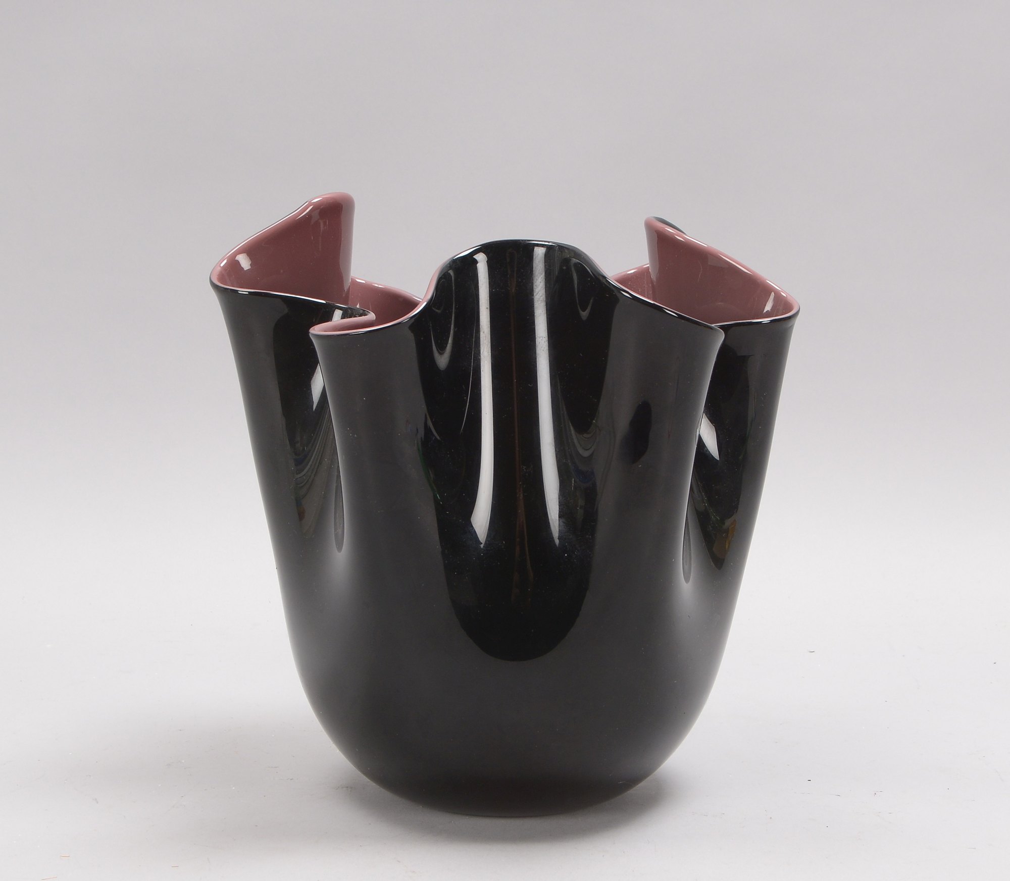 Venini, Paolo, Fazoletto-Vase, schwarz-violettes Glas, signiert und datiert '2009'