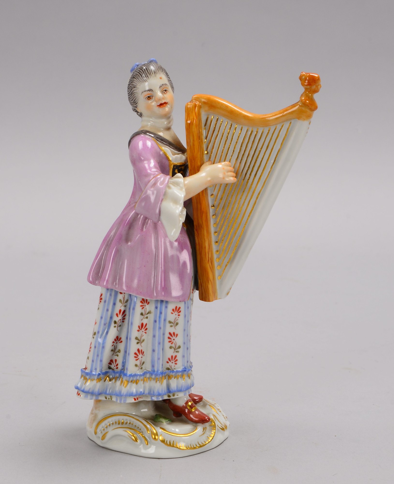 Meissen (I. Wahl, 20. Jh.), Porzellanfigur, 'Harfenspielerin', Modellnr. '60046'