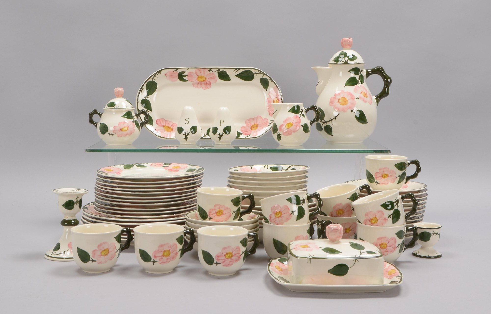 Villeroy & Boch, Speiseporzellan und Kaffee-/Frühstücksporzellan, 'Wildrose'