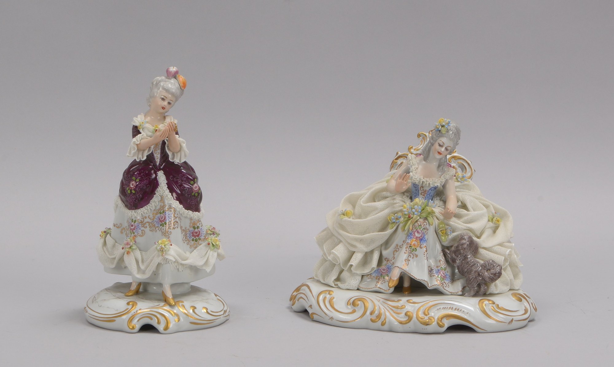 Capodimonte/Neapel, 2 Porzellanfiguren, 'Rokokodamen', versch. Ausführungen