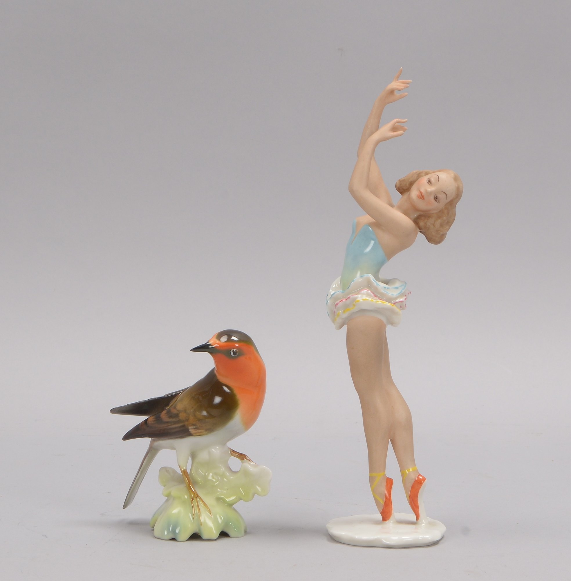 Hutschenreuther/Kunstabteilung, 2 Porzellanfiguren: 'Ballerina' und 'Vogel'