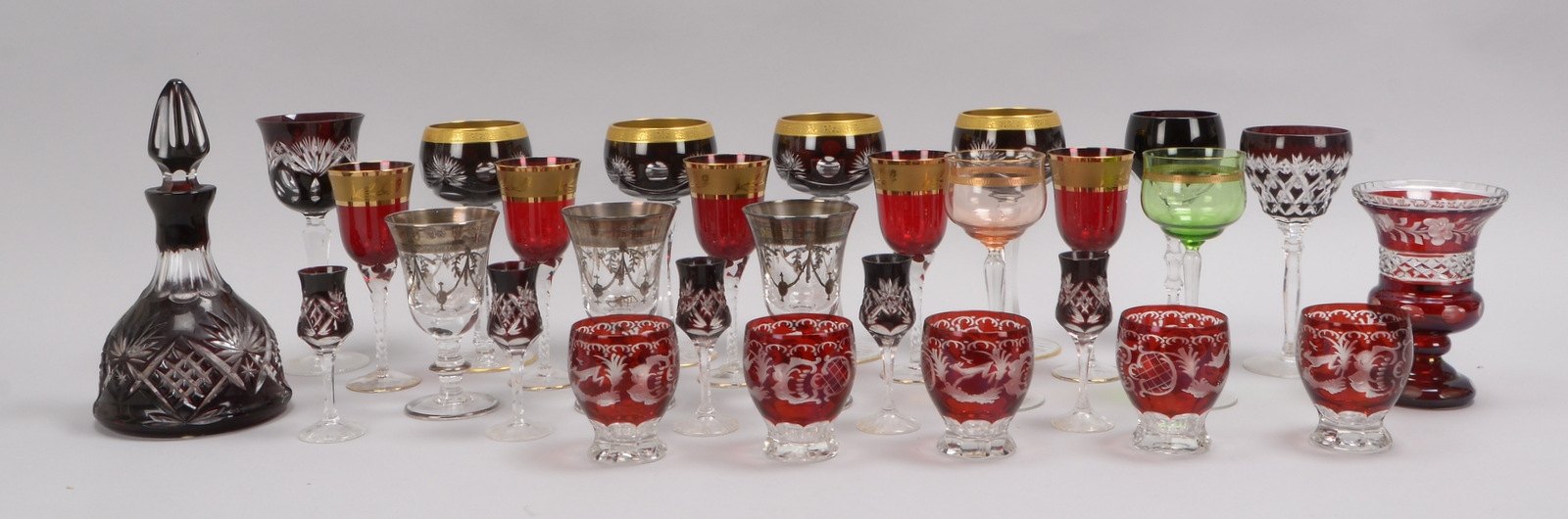 Tischglas-Konvolut, versch. Teile/Ausführungen, teils böhmisches Glas
