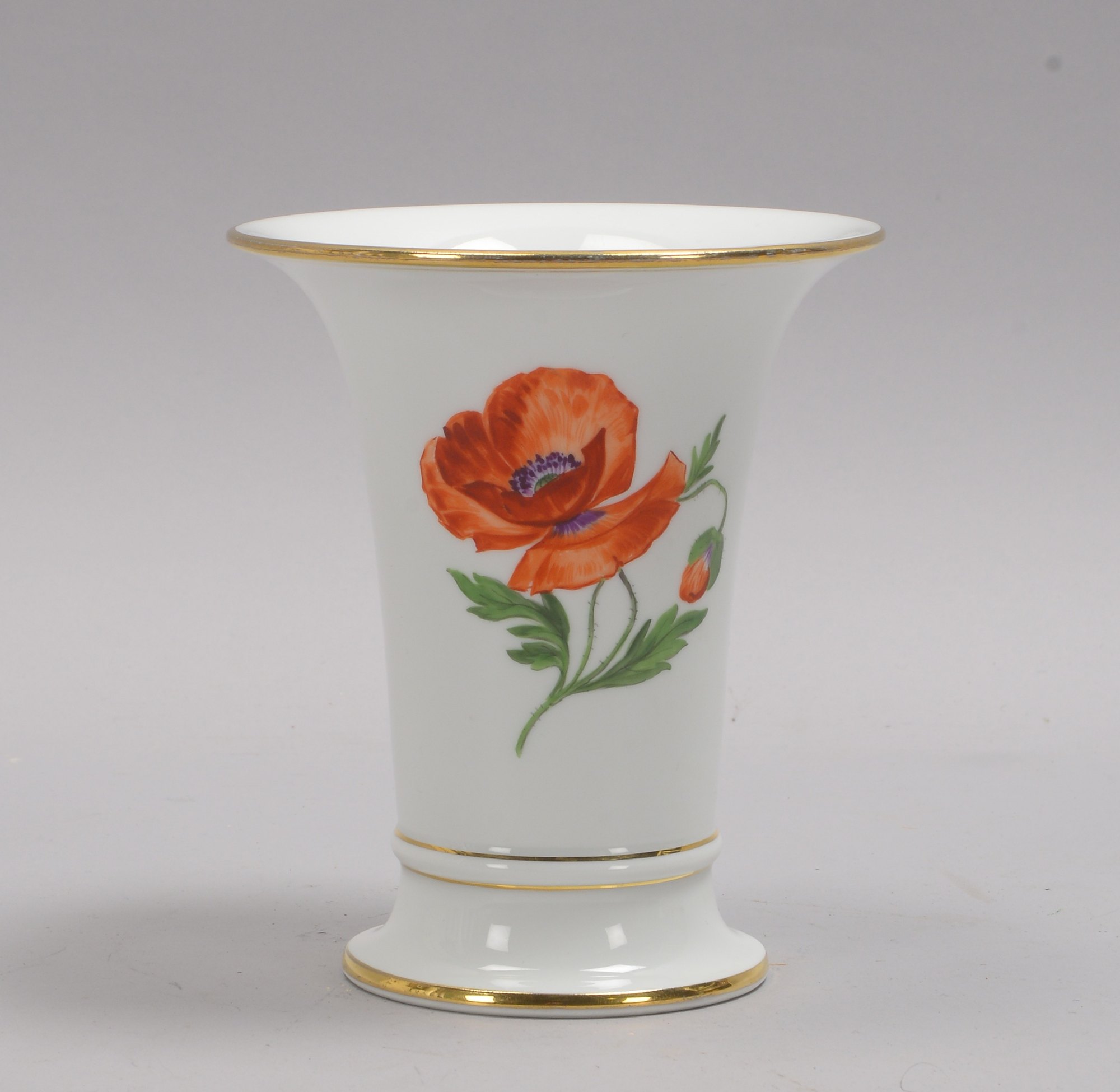 Meissen (I. Wahl), Porzellanvase/sog. Kratervase, Dekor 'Deutsche Blume', mit Goldrand; Höhe 16 cm,