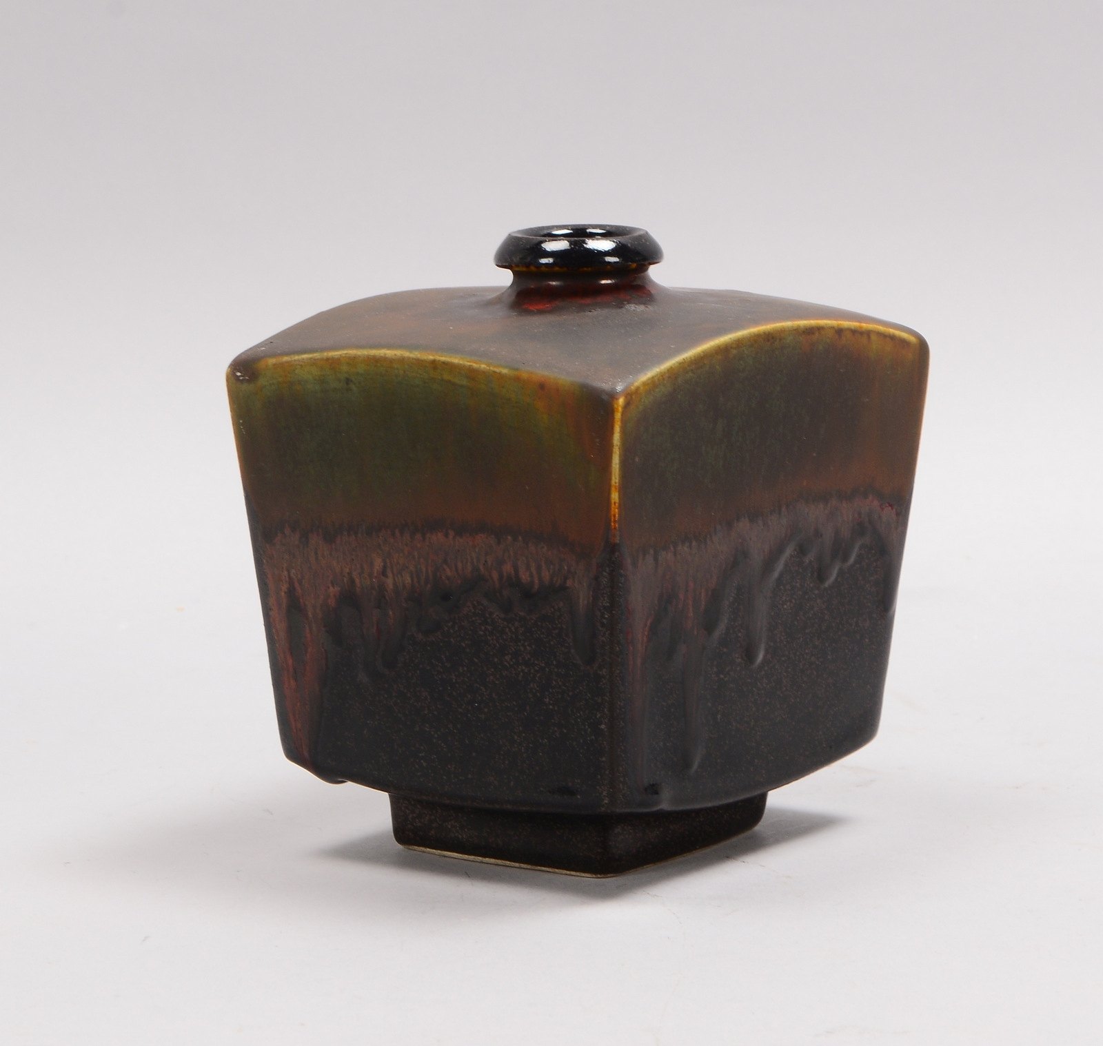 Pluquet-Ulrich, Elisabeth, Künstler-Keramikvase, im Boden monogrammiert