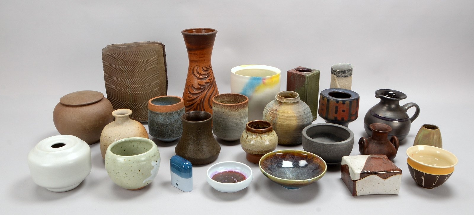 Riecke, Jürgen (1927 Münster - 1997 Duingen, ab 1950 eigene Keramikwerkstatt), Künstler-Keramikvase