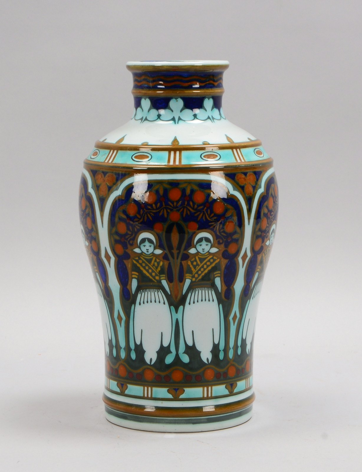 Rozenburg/Den Haag, Vase (Jugendstil), Steinzeug/farb. Glasur, Dekor 'Frauen in Tracht'