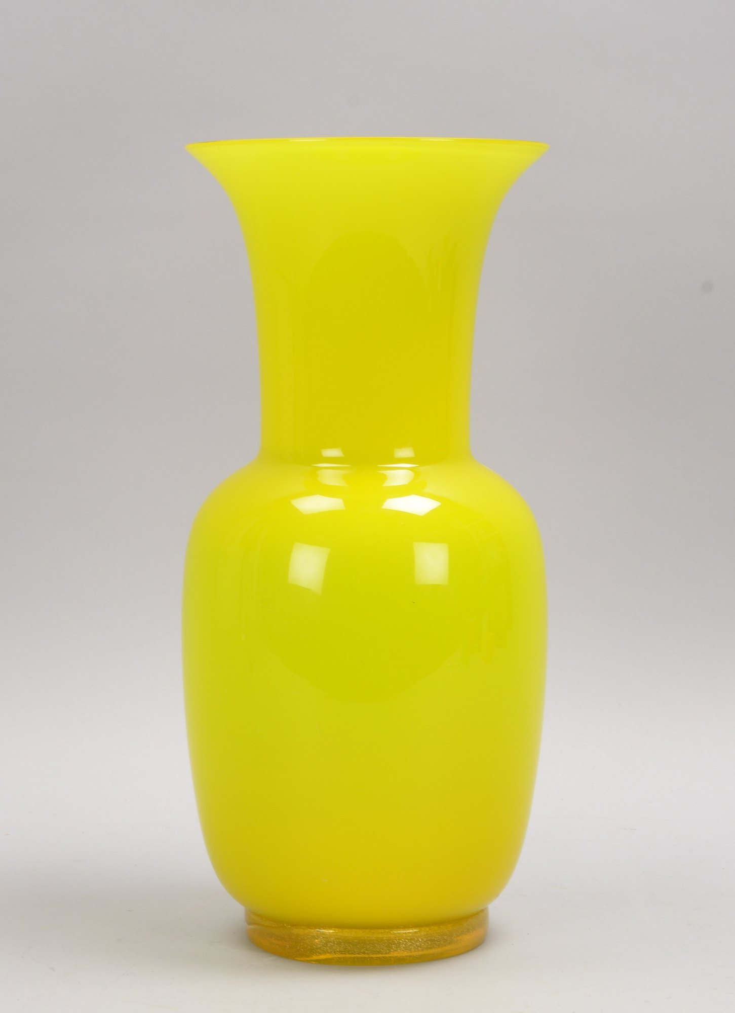 Venini, Designer-Glasvase, 'Opalino', Gelb/Hellblau, signiert und datiert '2008'