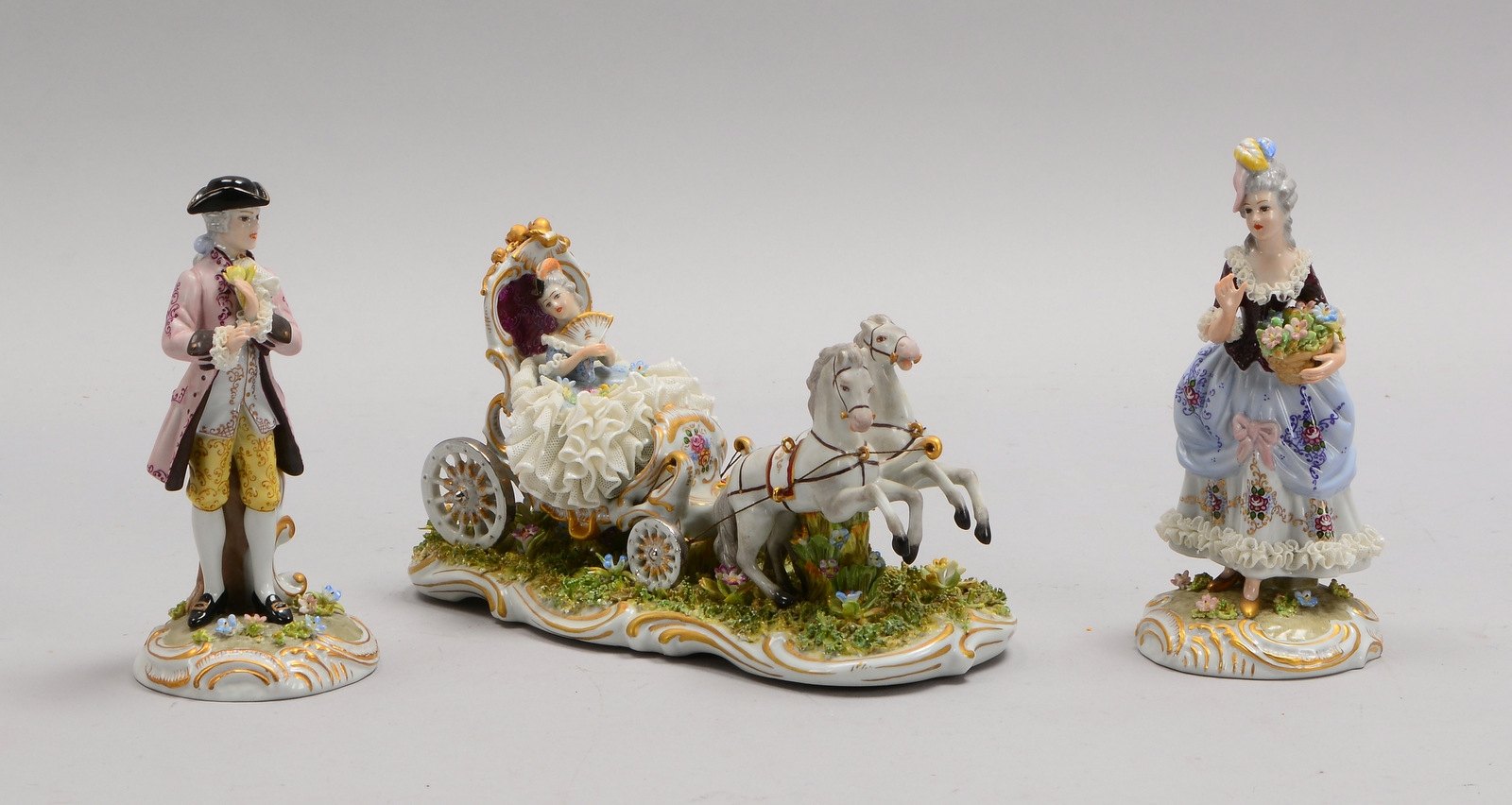 Capodimonte/Neapel, kl. Porzellanfiguren-Konvolut, 3 Stück