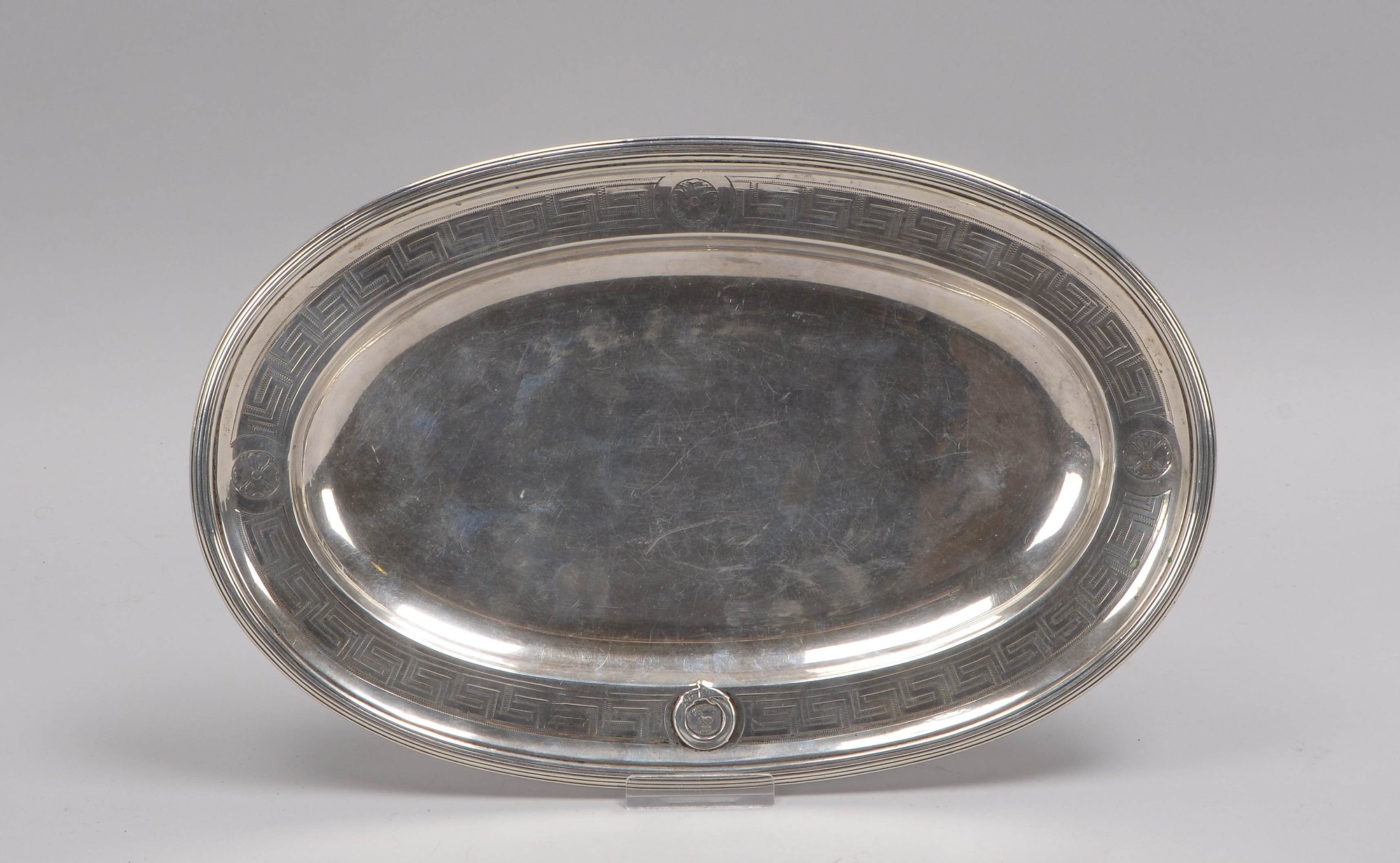 Tablett (Österr.-Ungarn - Dianakopf-Marke), Silber, oval, mit Reliefdekor