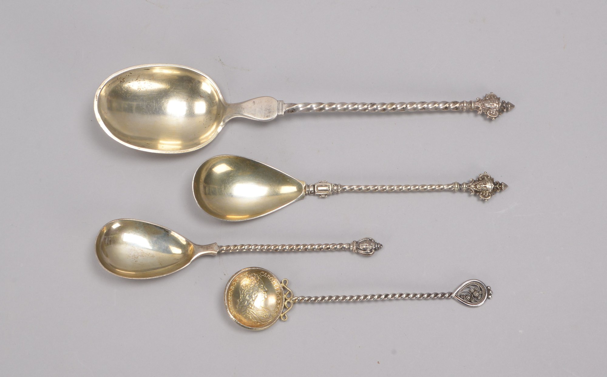 Kleines Sammler-Löffelkonvolut, Silber, verschiedene Ausführungen, 4 Stück