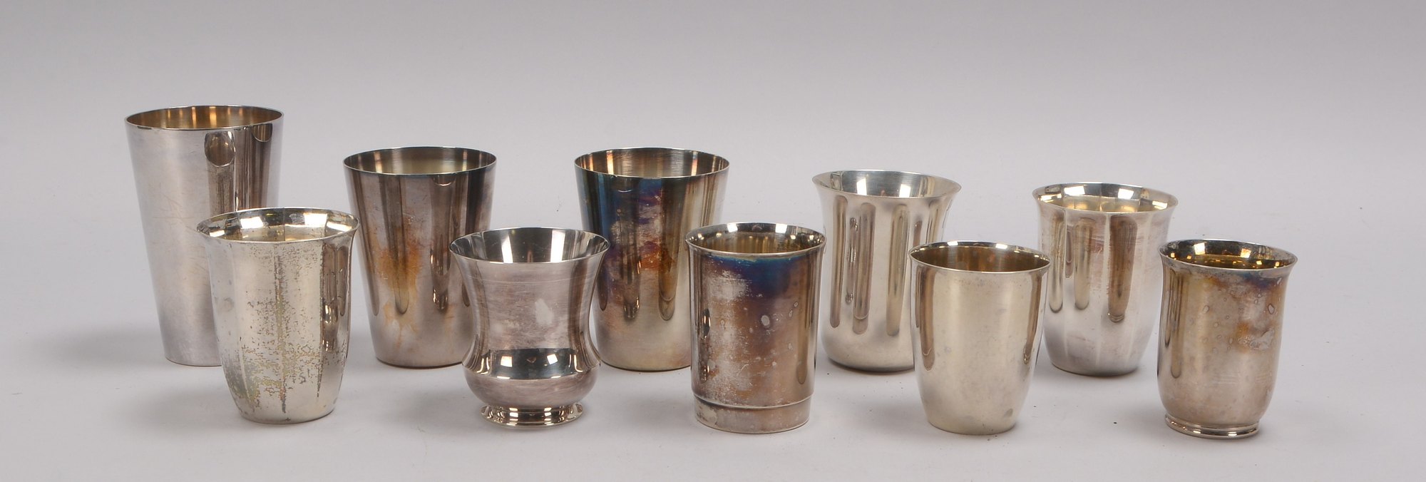 Kl. Sammlung Trinkbecher, 800 Silber - 835 Silber, 10 Stück; Gewicht 912 g