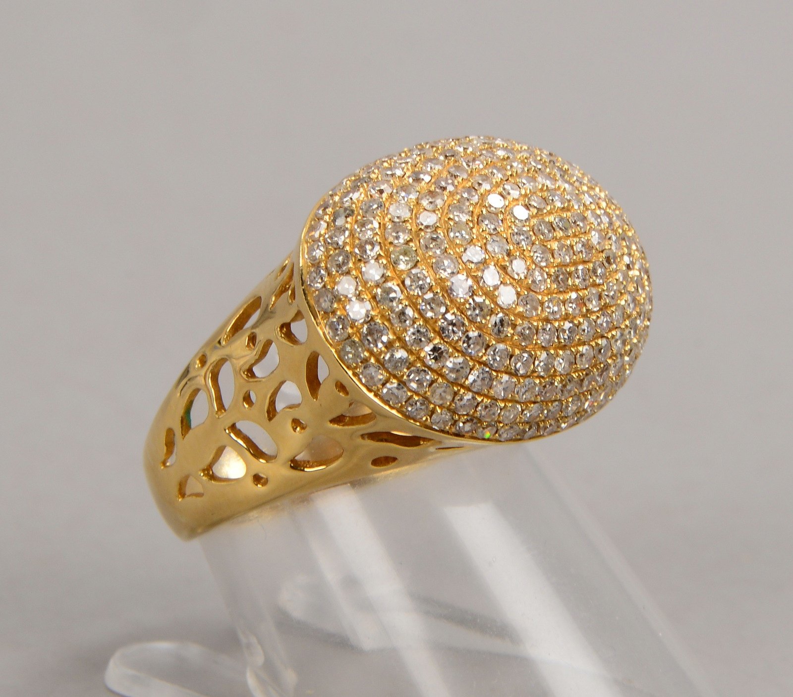 Designerring, 14 kt GG (gest.), Ringkopf mit Diamantbesatz/zus. ca. 2,40 ct