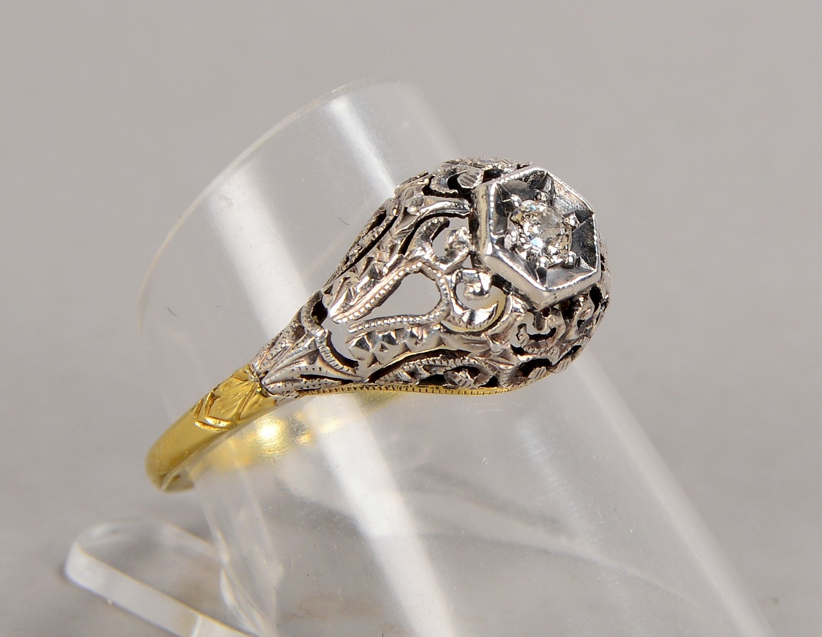 Ring (Art déco-Stil), 12 kt Gold/Silber, mit Diamant/ca. 0,05 ct, im Altschliff