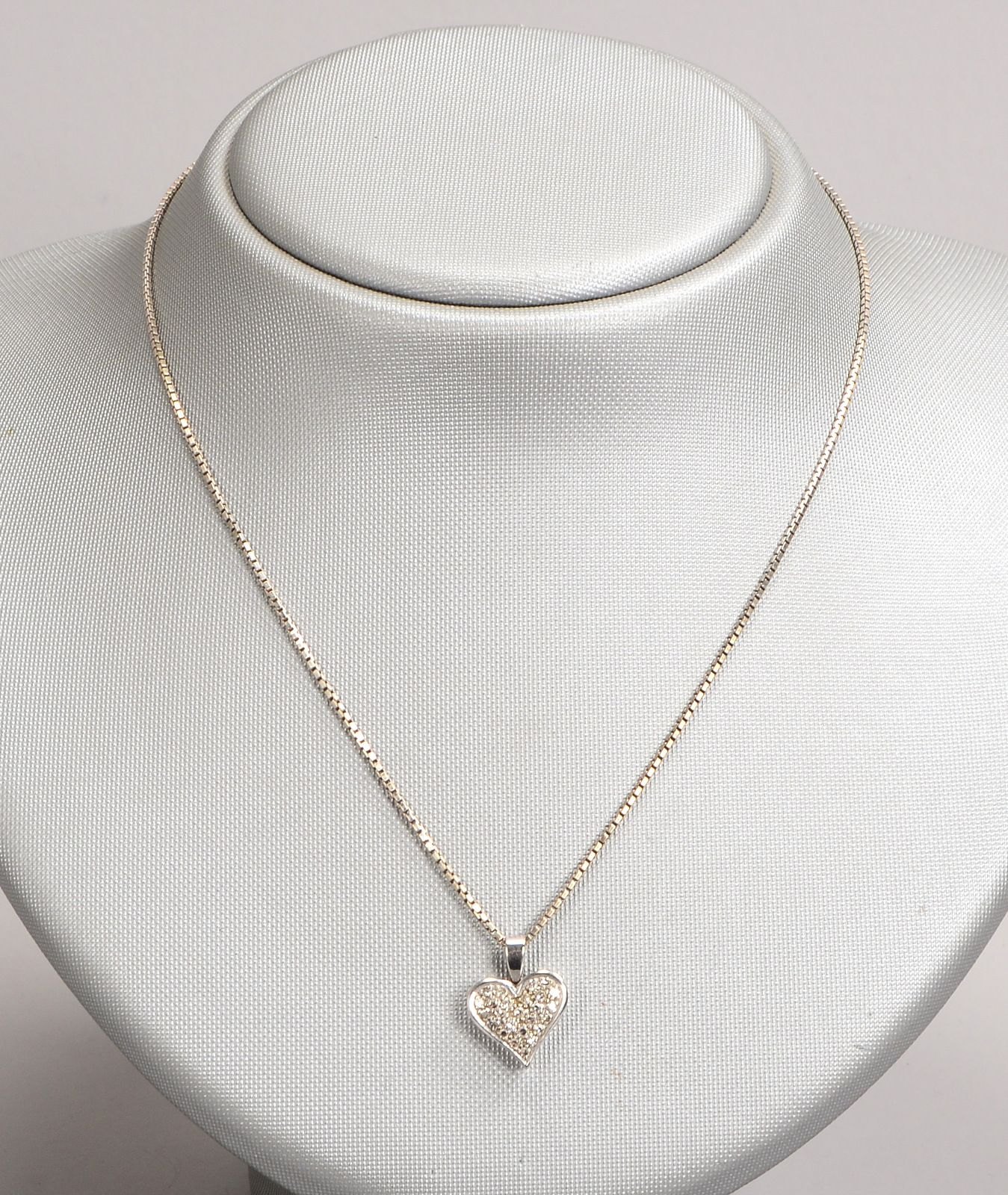 Anhänger, 750 WG (gest.), 'Herz', Diamantbesatz; an Kette, 585 WG