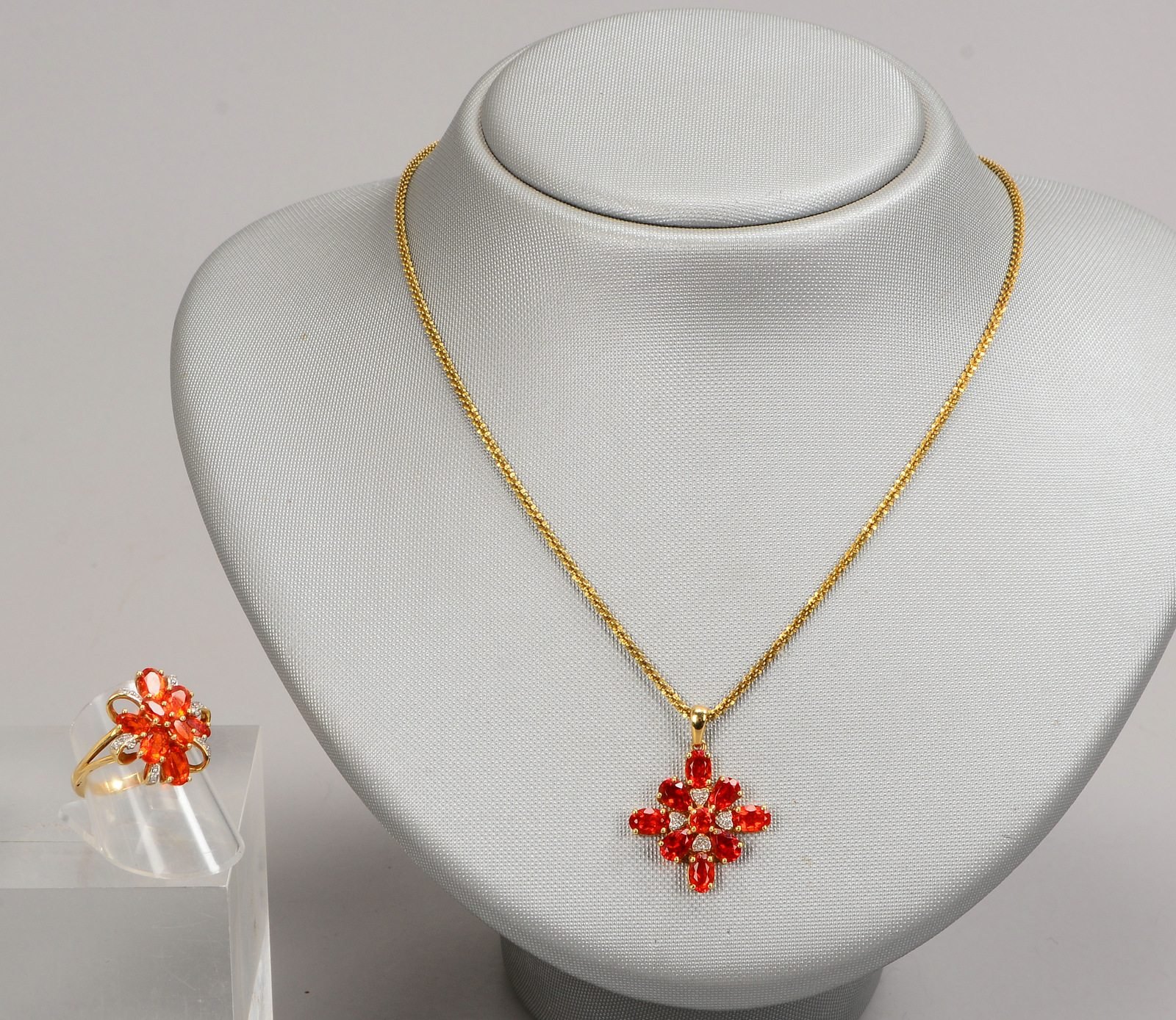 Schmuckset, 2-tlg., 585 GG, mit Feueropal und Diamantsplittern