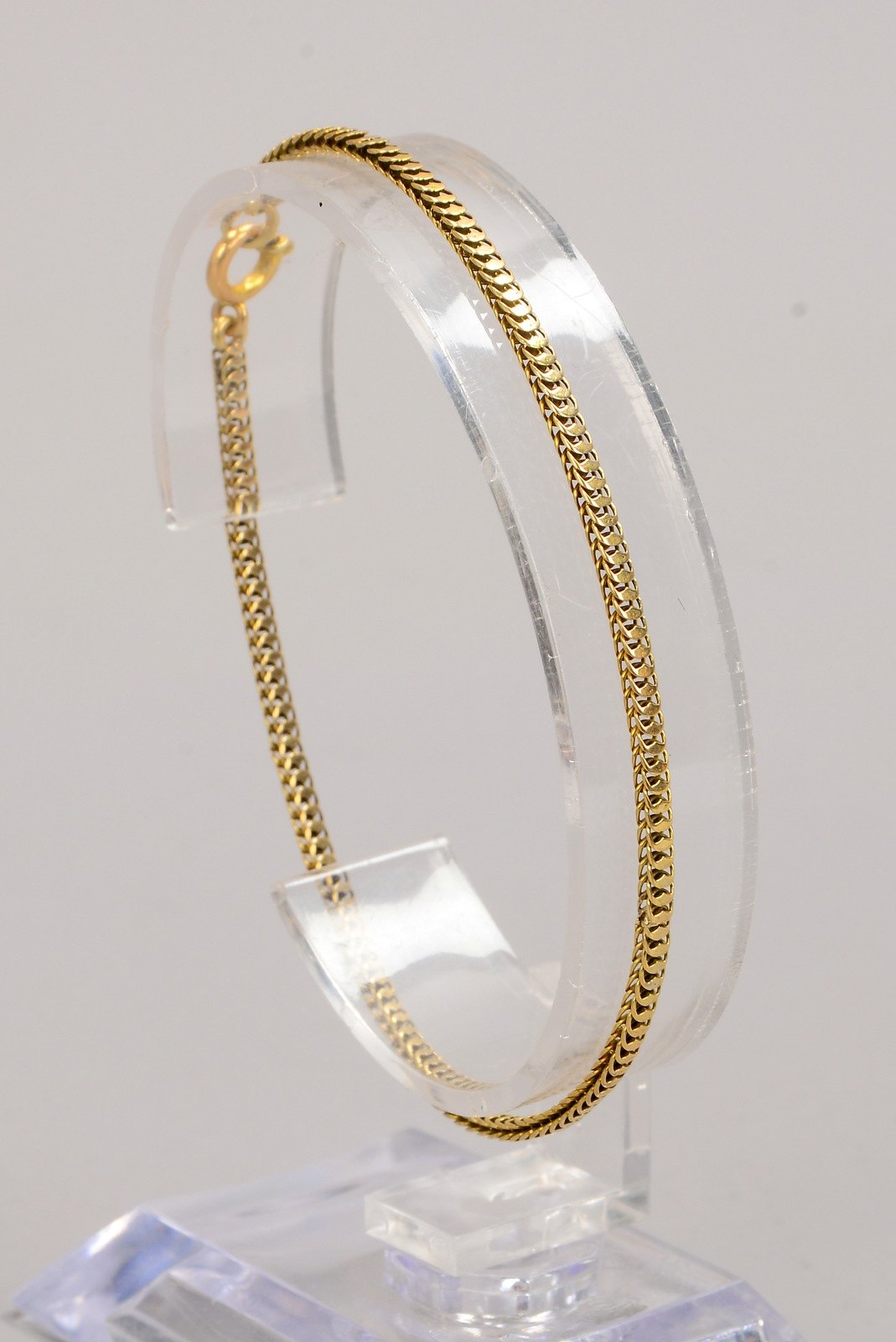 Armband, 585 GG (gest,), mit Federringschließe; Länge 18 cm, Gew. 3 g