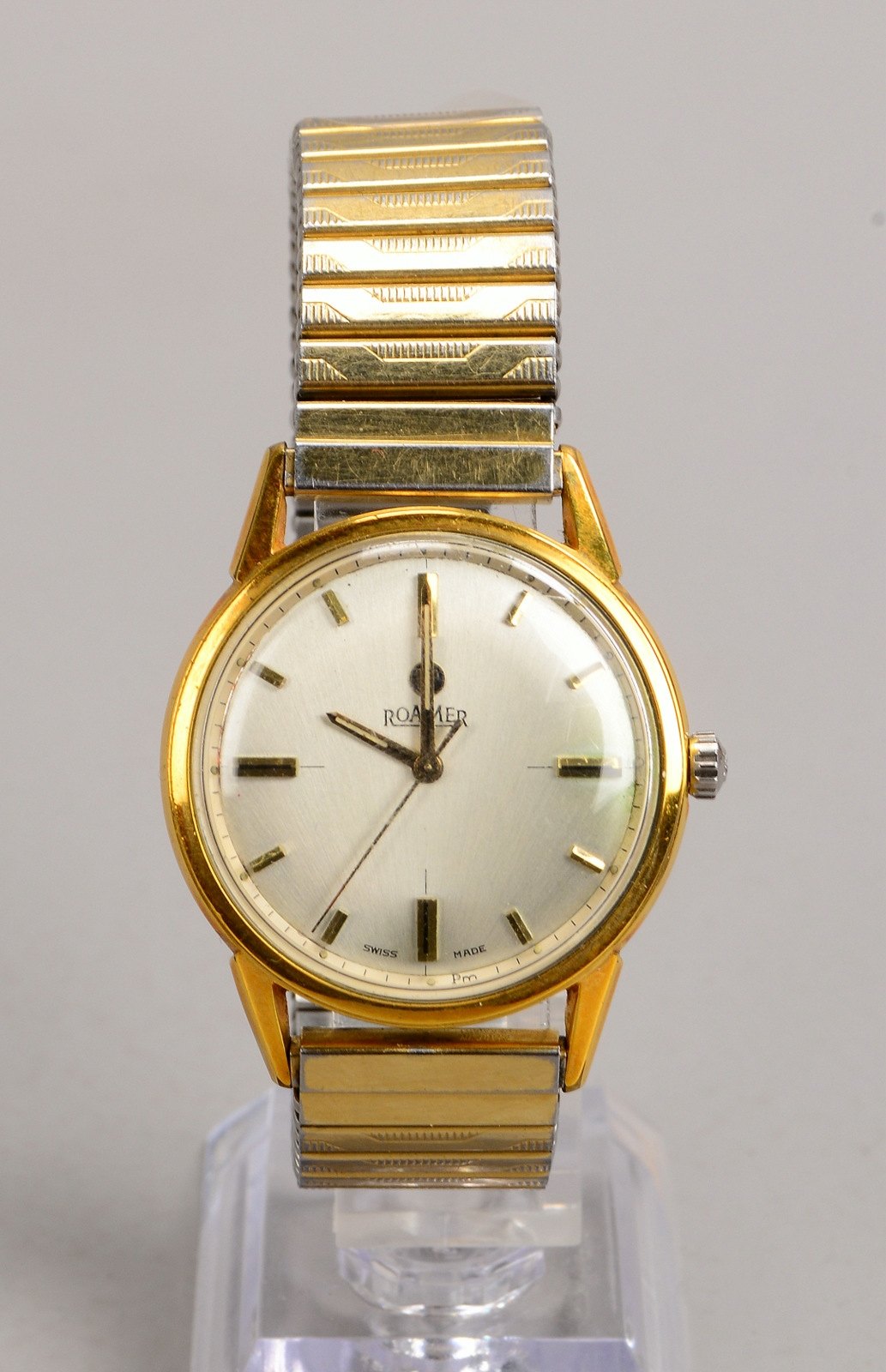Herrenarmbanduhr (Schweiz), Roamer, Handaufzug, Flexarmband - läuft an; Ø 34 mm