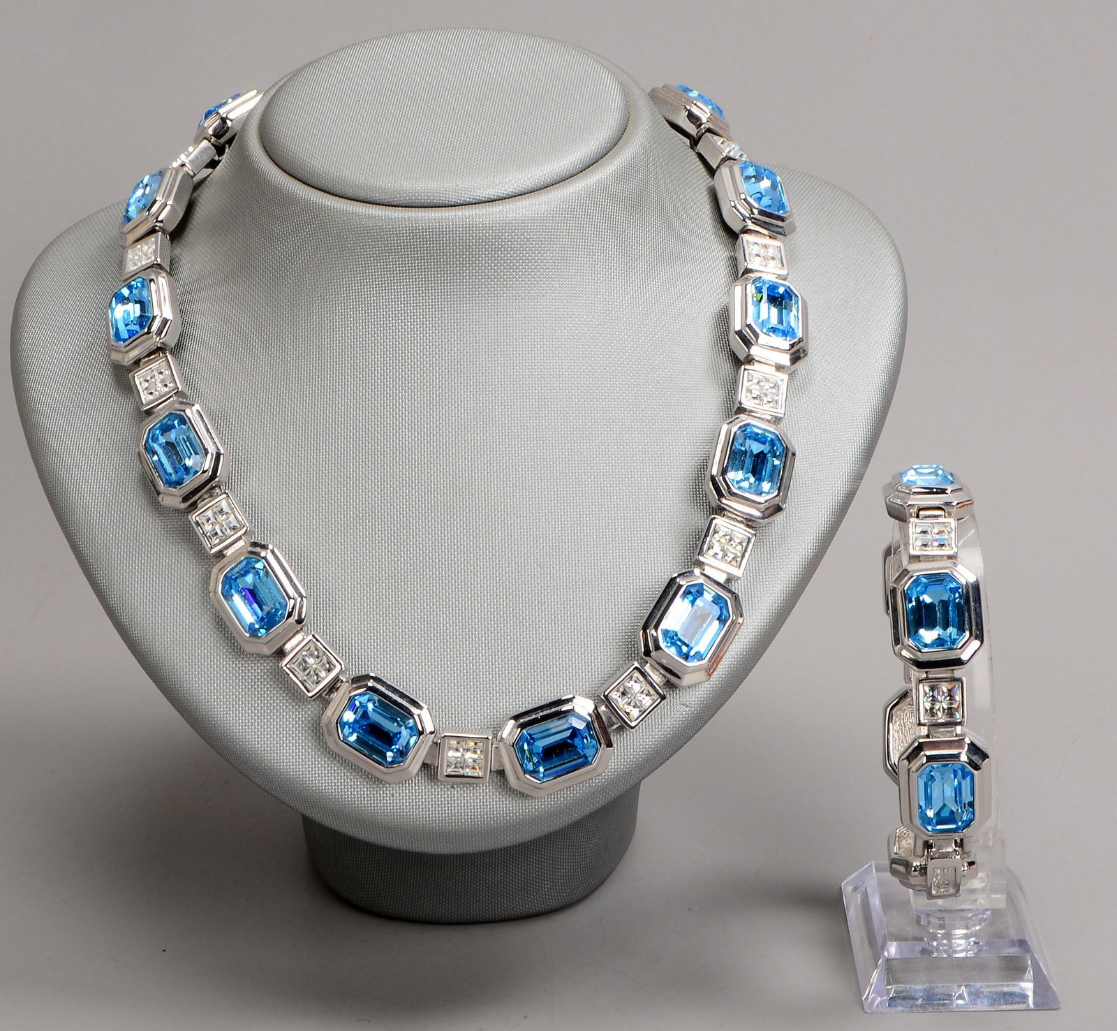 Christian Dior, Schmuckset, 2-tlg., Schmucksteinbesatz: Collier/Armband