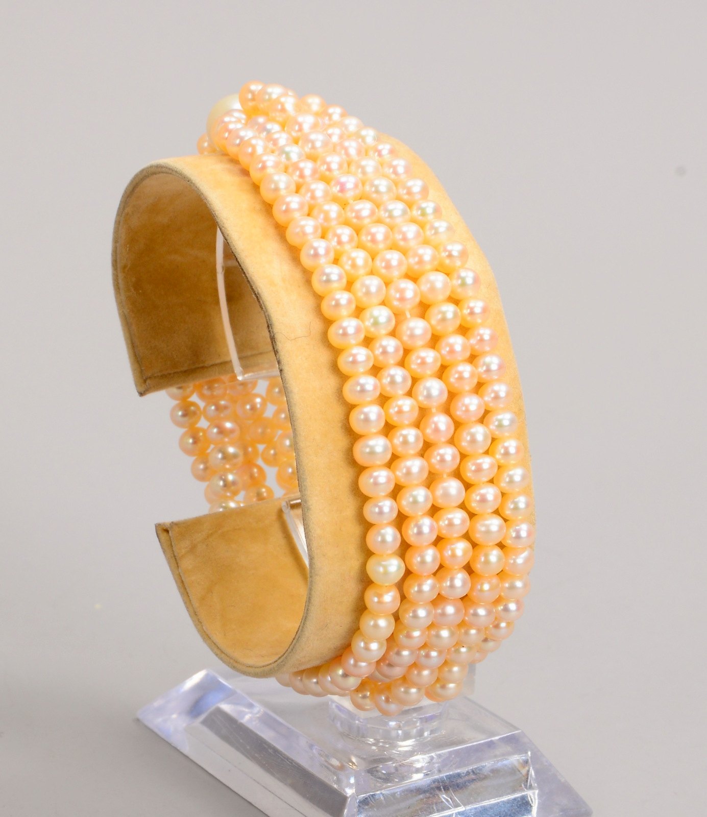 Armband, 5-strängig, mit Zuchtperlen/1 zentrale Perle, mit Flexbändern