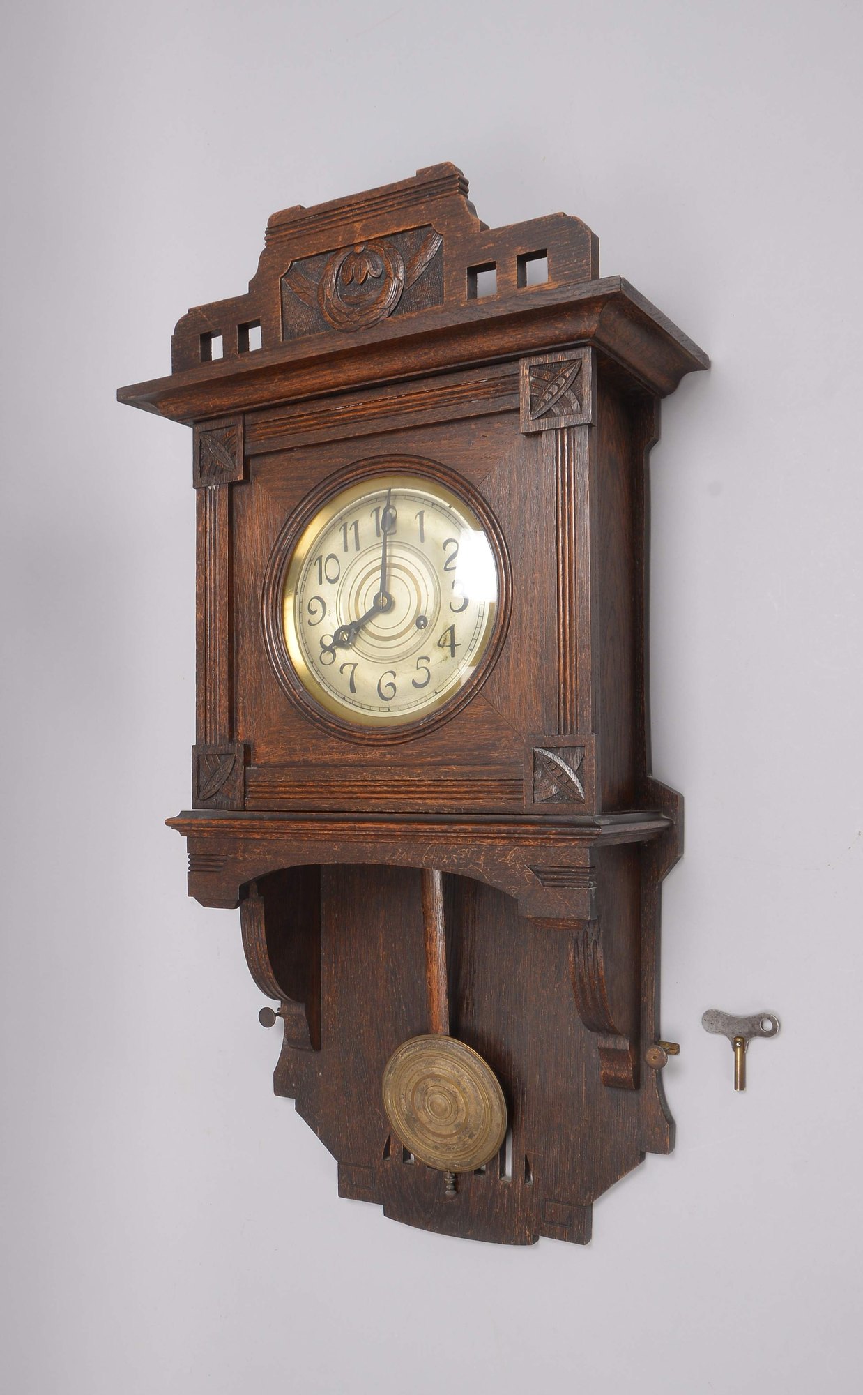 Wanduhr (um 1920), Eichengehäuse, Junghans-Uhrwerk, Schlag auf Feder