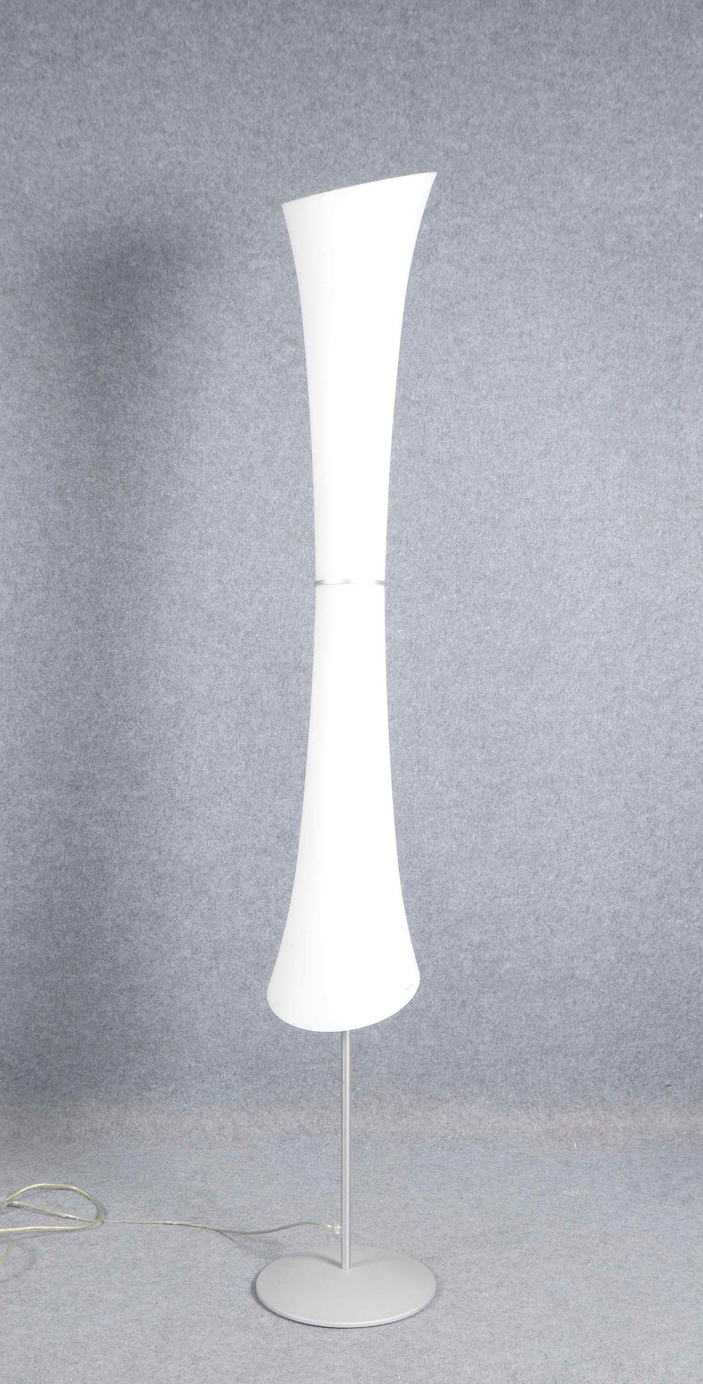 Panzeri/Italien, Stehleuchte, 4-flammig, mit 2x Glasschirmen