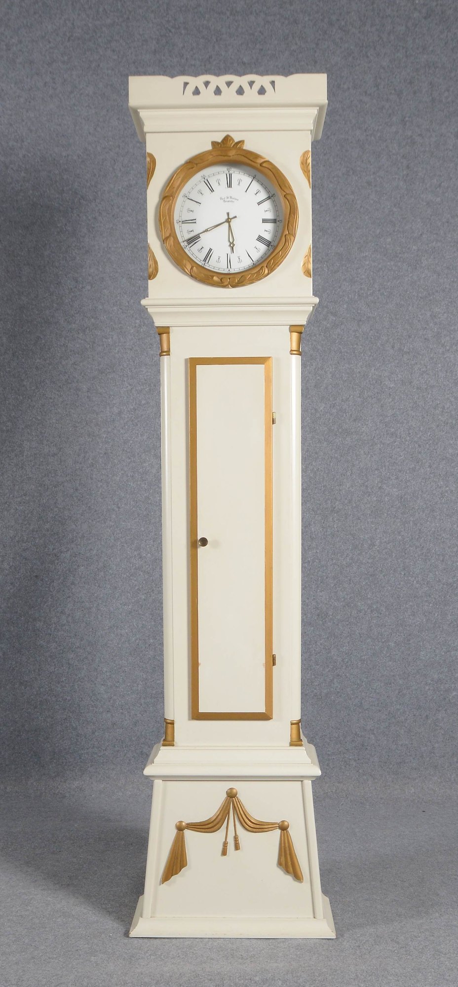 Standuhr (Hersteller: Poul H. Nielsen, Varpelev/Dänemark - Stiluhr nach schwedischem Vorbild)