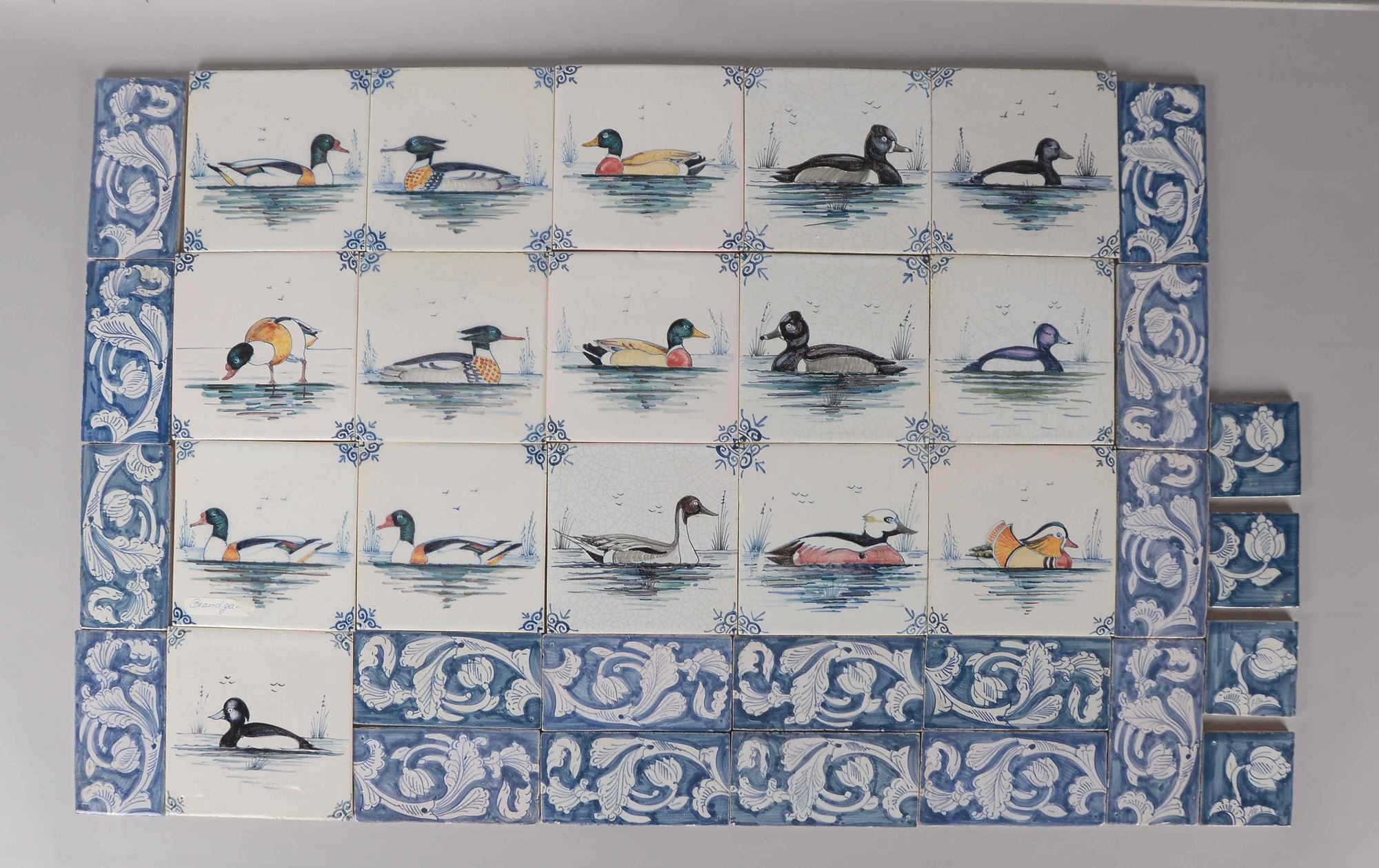 Fliesensammlung, Delfter Motive ('Enten'), 16x Fliesen/16x Fliesenfries